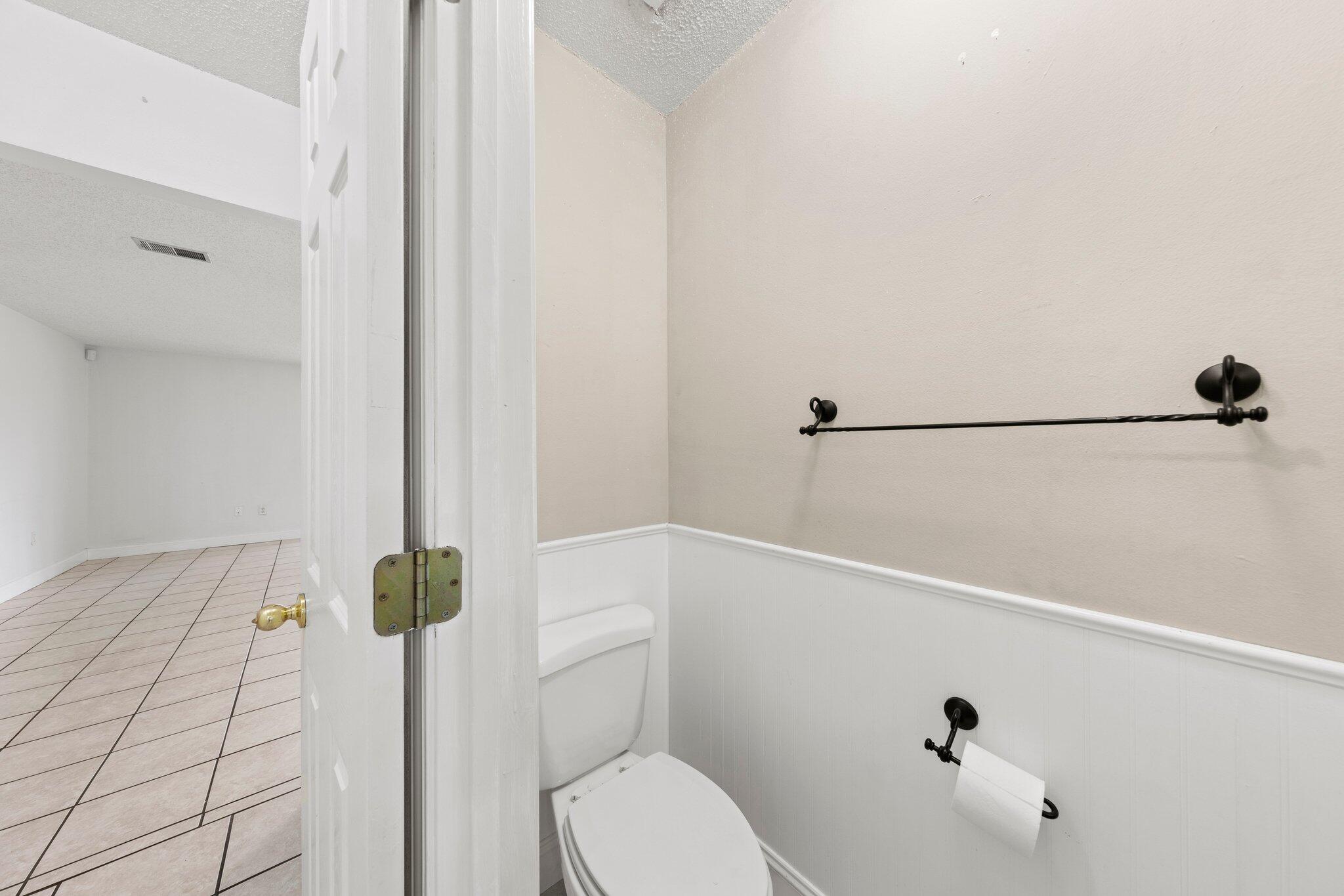 PORT DIXIE - Residential Lease