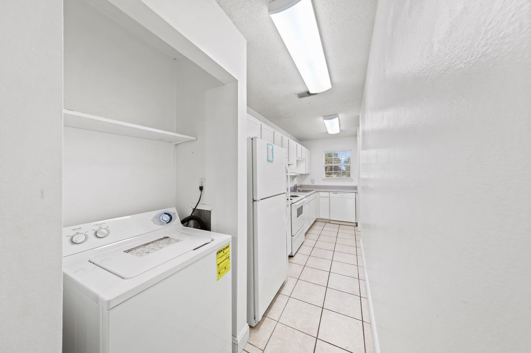 PORT DIXIE - Residential Lease