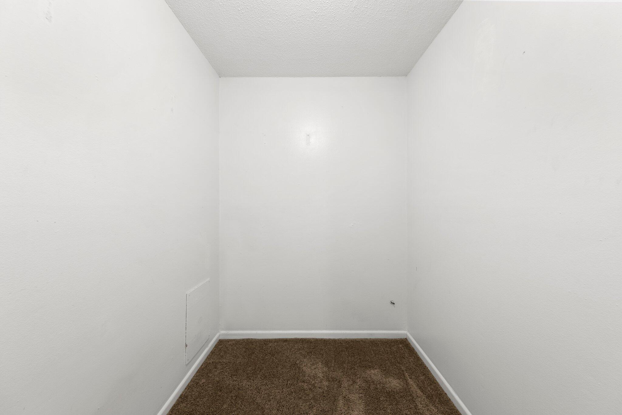 PORT DIXIE - Residential Lease