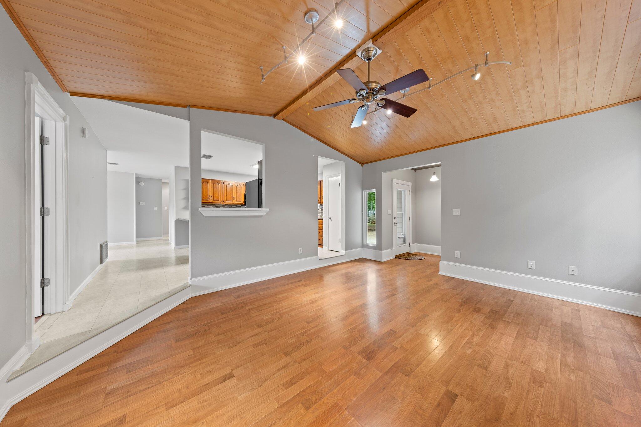 TOWER ACRES - Residential Lease