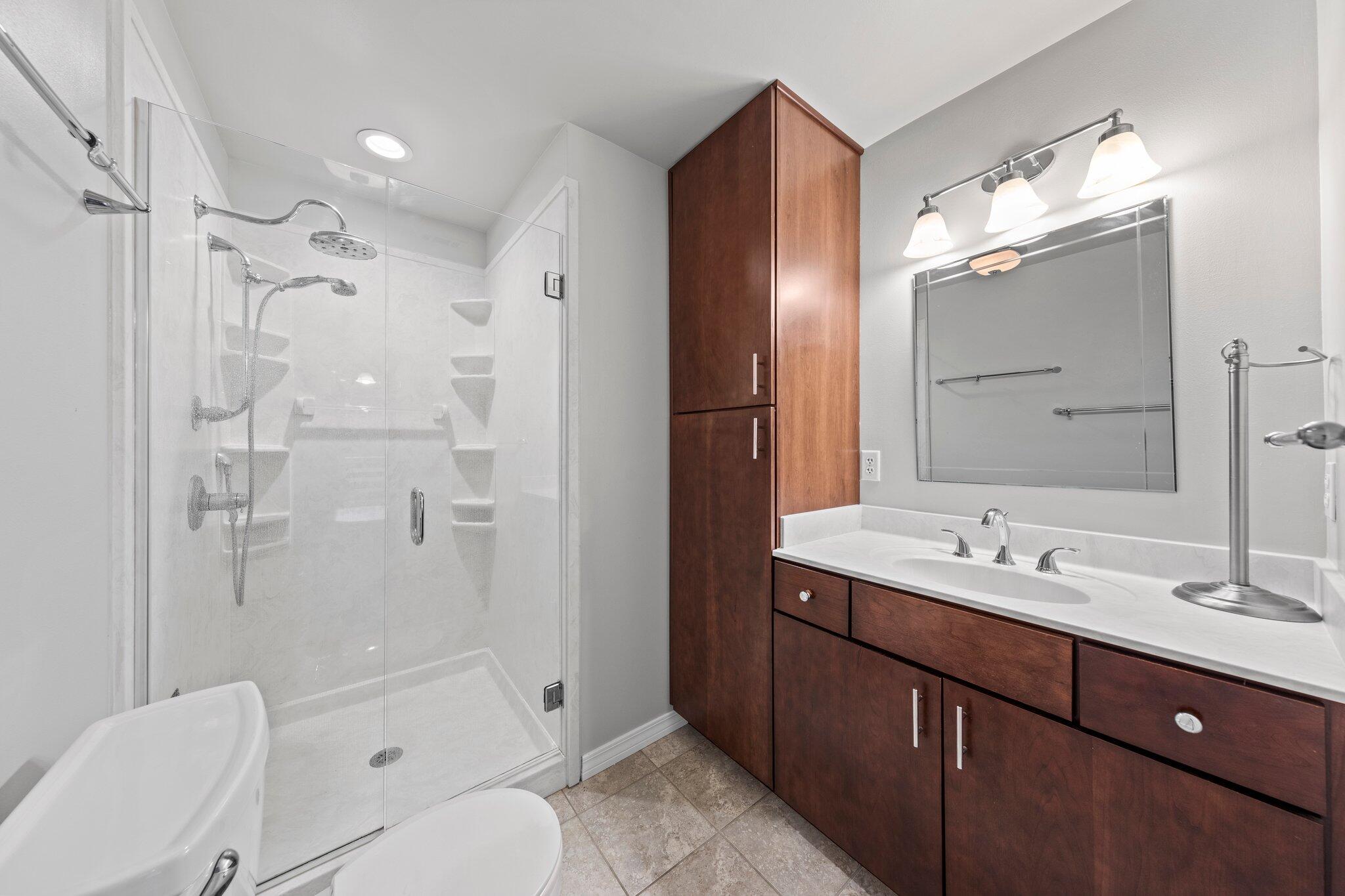 TOWER ACRES - Residential Lease