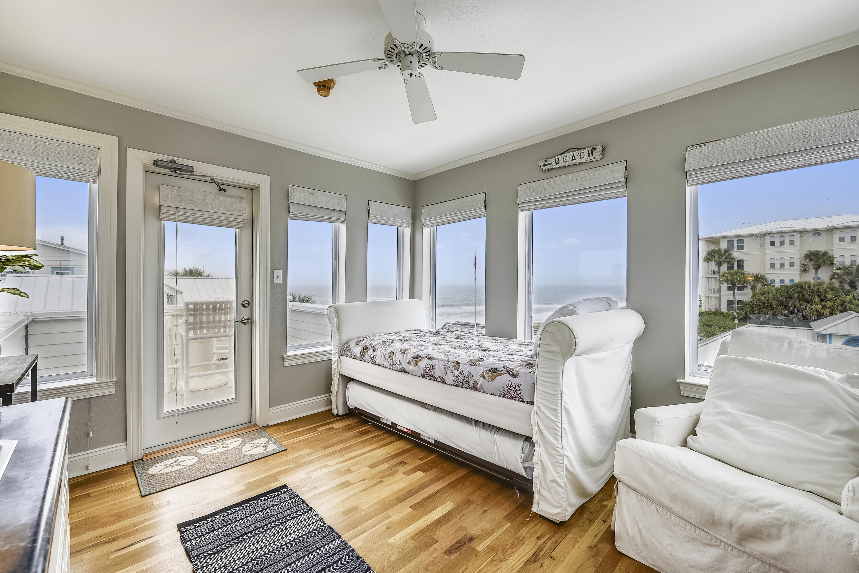 SUNRISE BEACH - Residential
