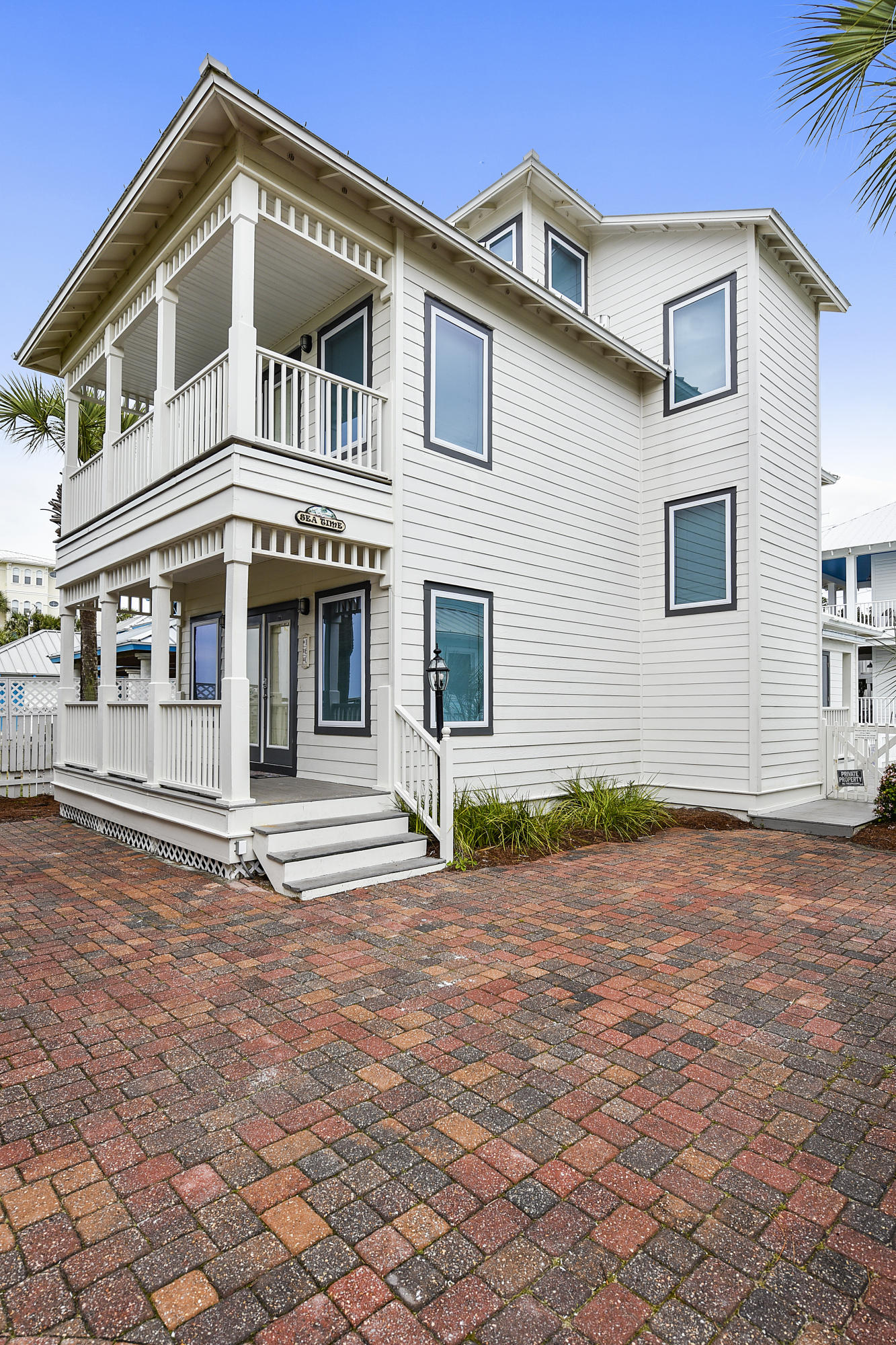 SUNRISE BEACH - Residential