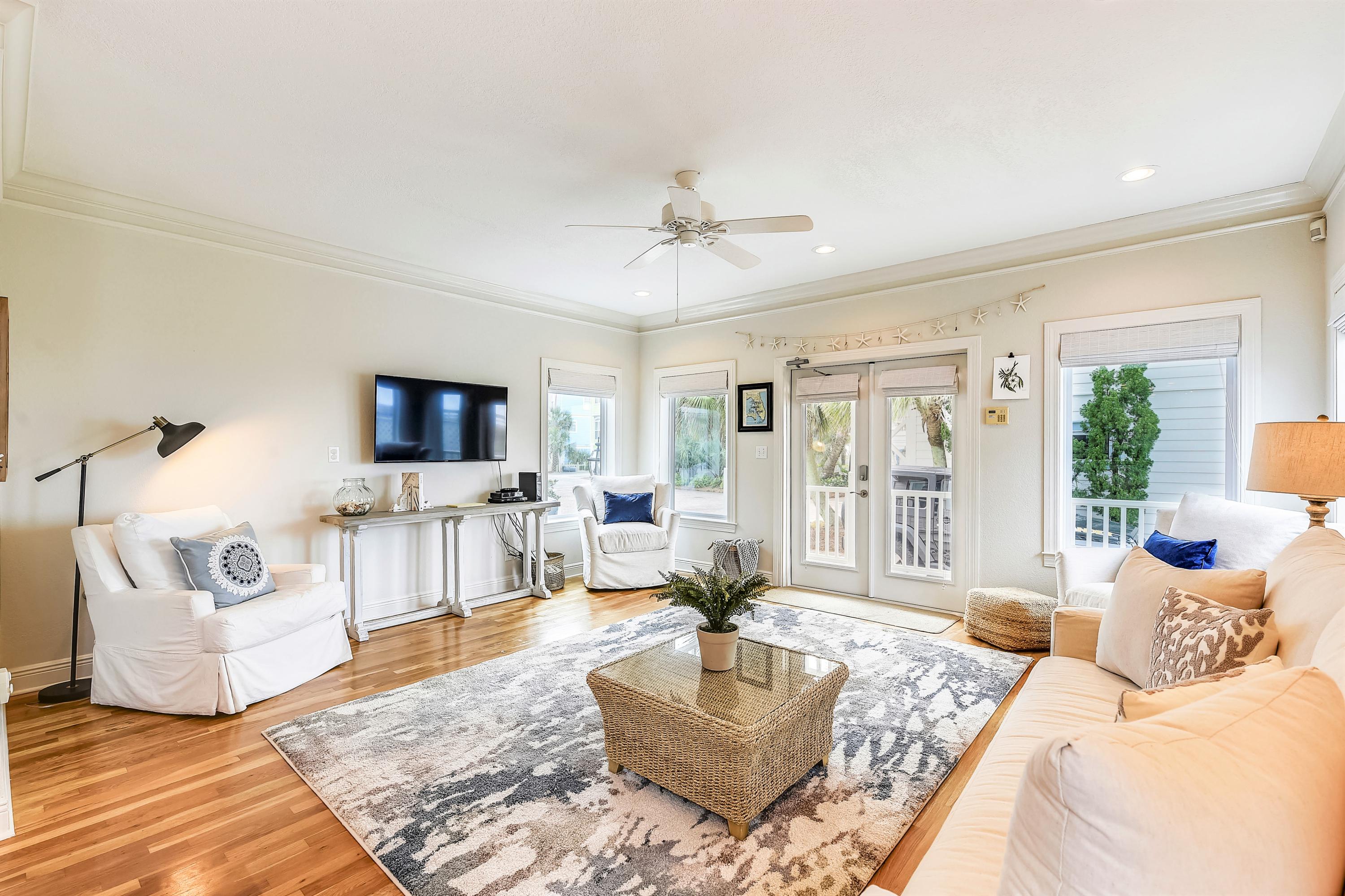 SUNRISE BEACH - Residential