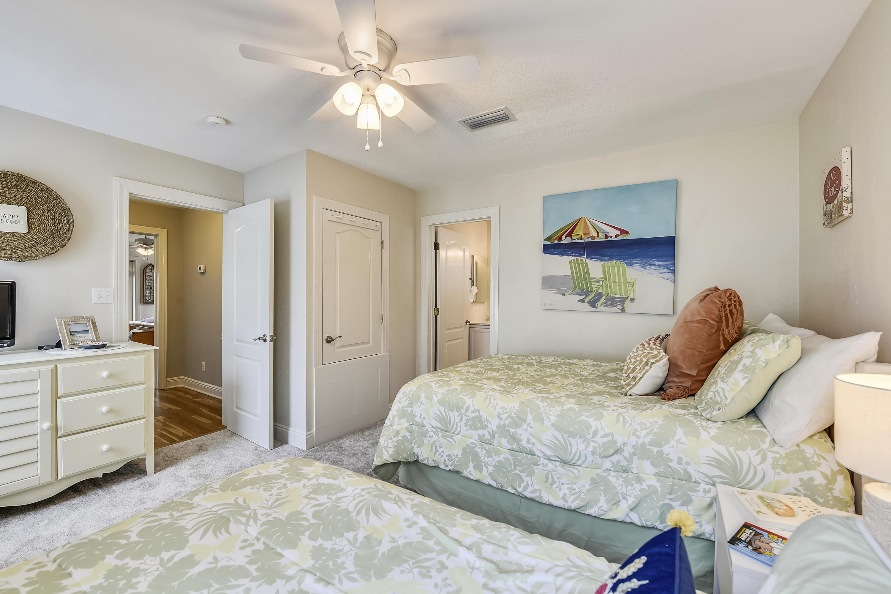 SUNRISE BEACH - Residential