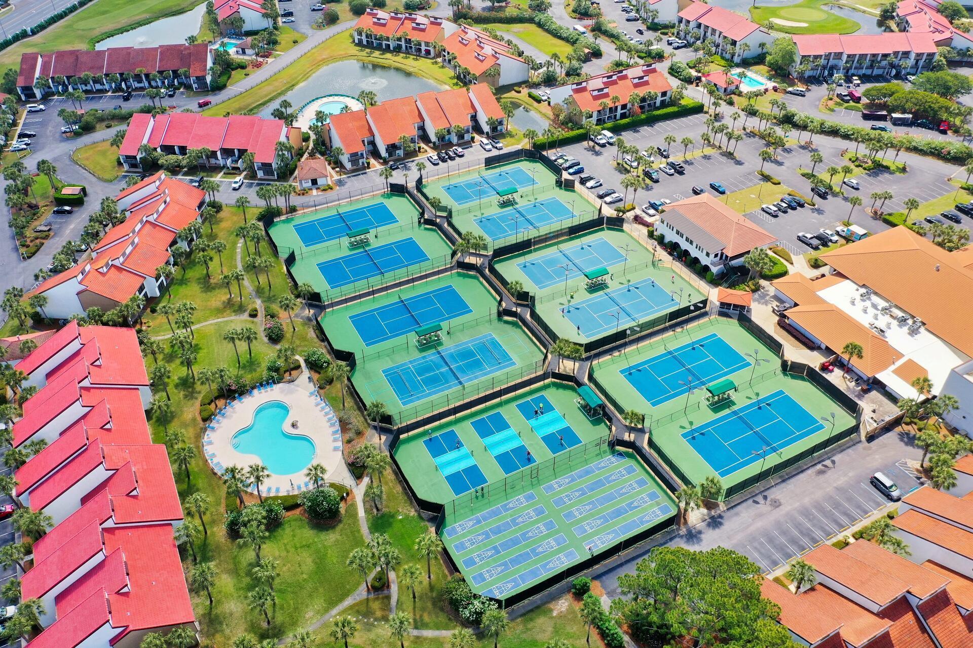 EDGEWATER GOLF VILLAS IV - Residential