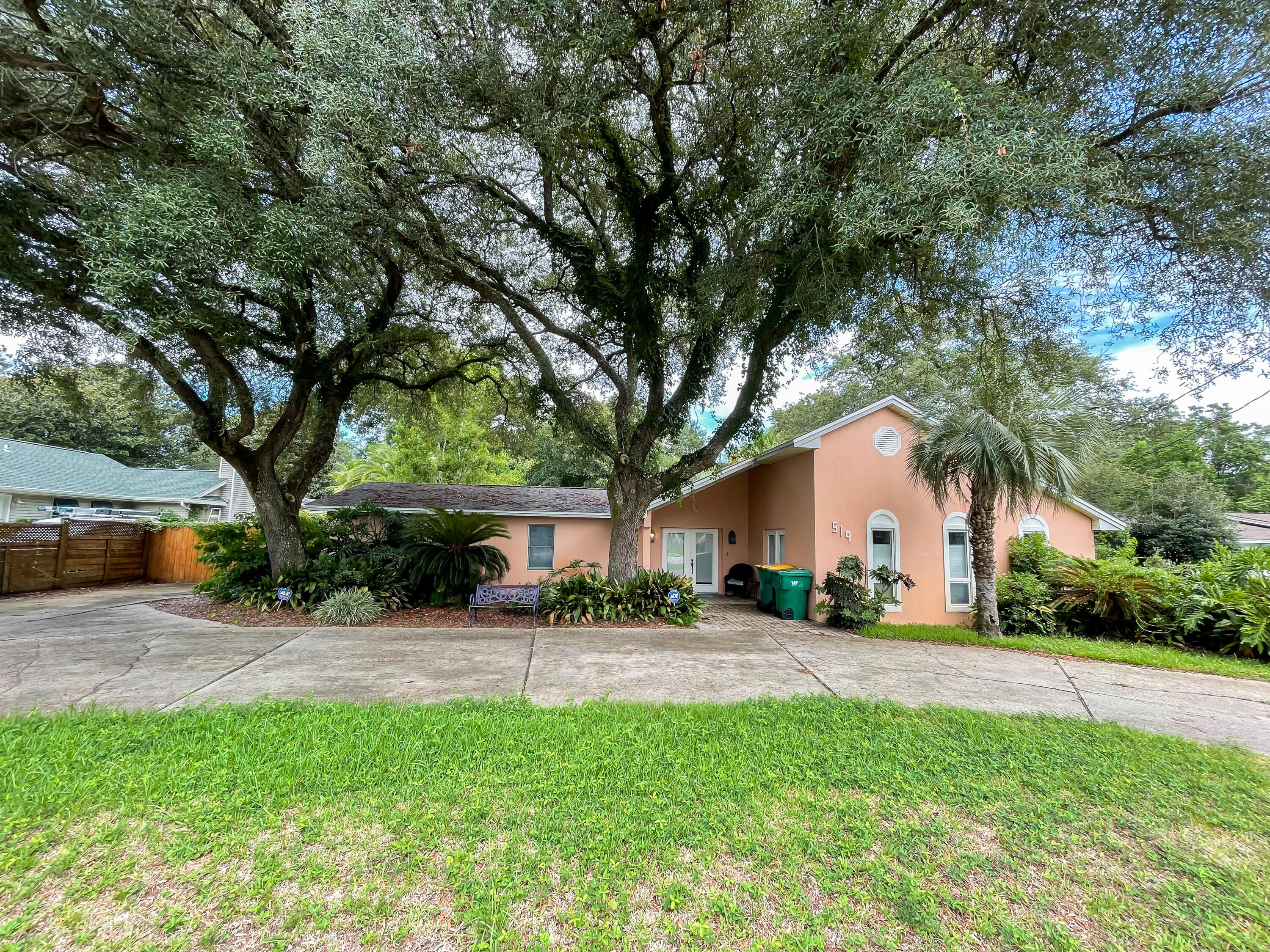 Looking for your next house project? Look no further! 519 Kelly St is the perfect home for you to come and put your signature on it. This home features 5 bedrooms, 3 bathrooms, a private pool all on 1/3 of an acre. Roof replaced in 2021. Primely located in the heart of Destin, with world class shopping and dining nearby, don't miss out on this opportunity to turn a dream into a reality.