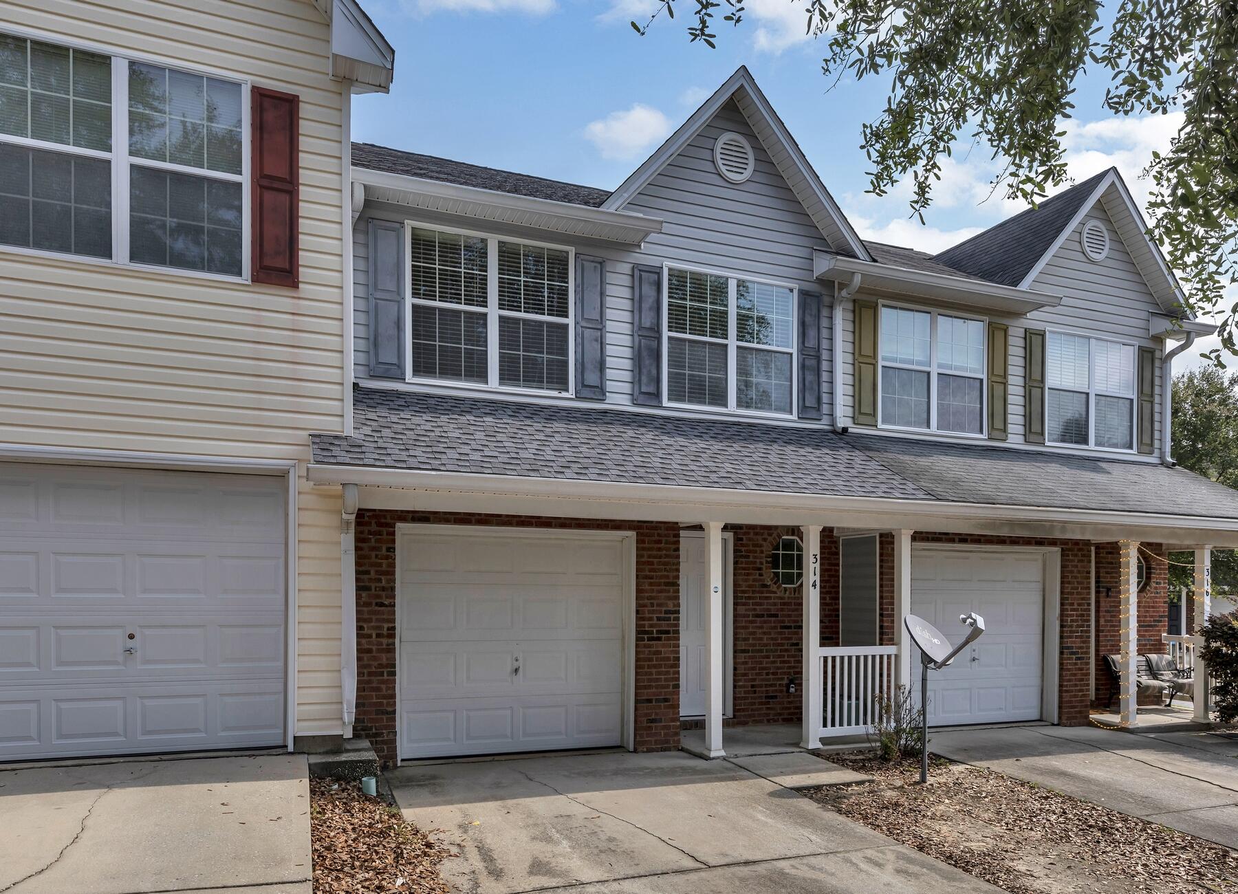 ROLLING PINES - Residential