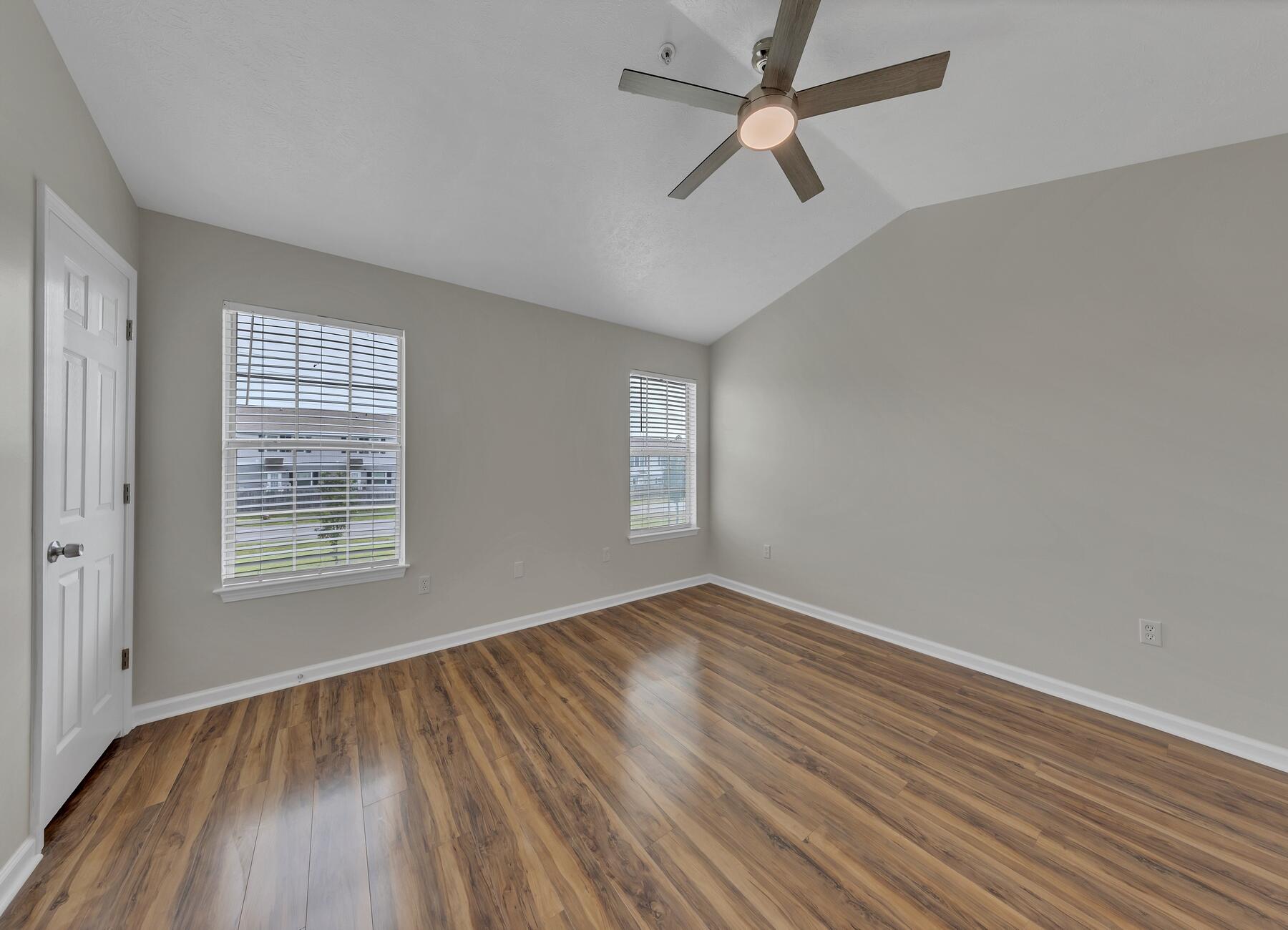 ROLLING PINES - Residential