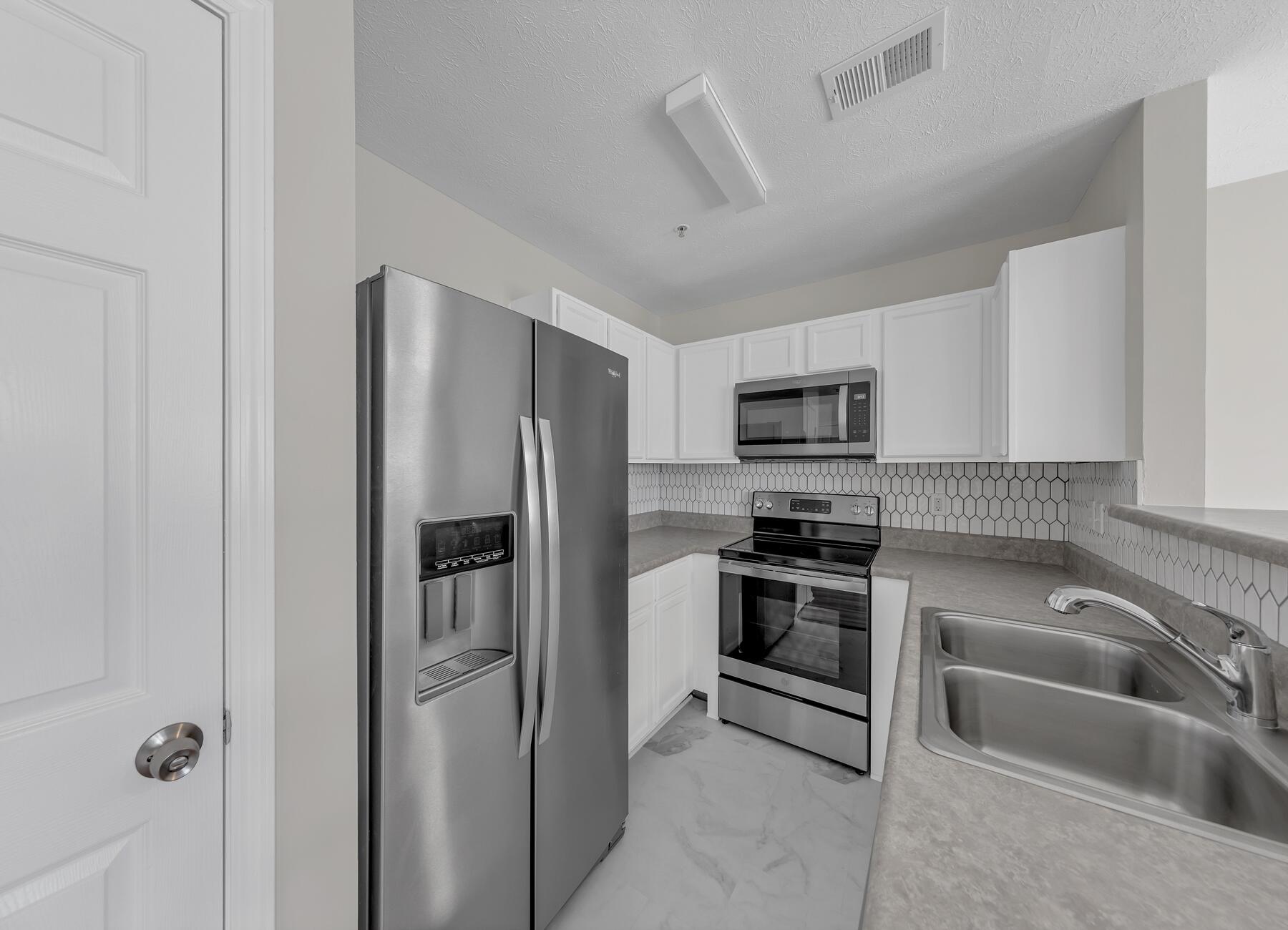 ROLLING PINES - Residential