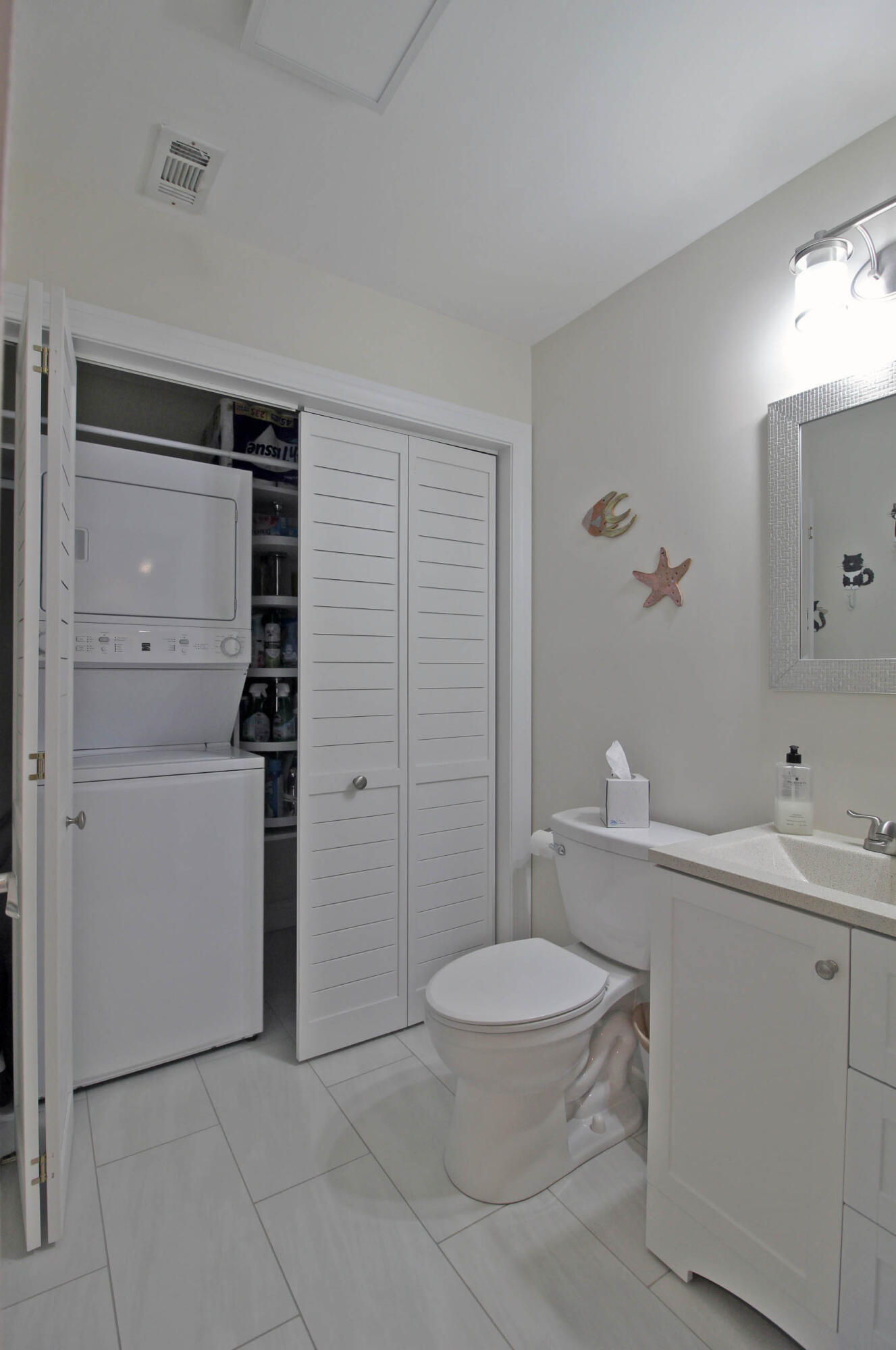 LAKE WAY VILLAS 1 - Residential