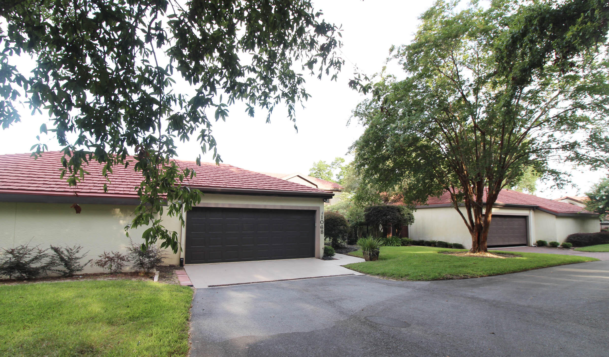 LAKE WAY VILLAS 1 - Residential