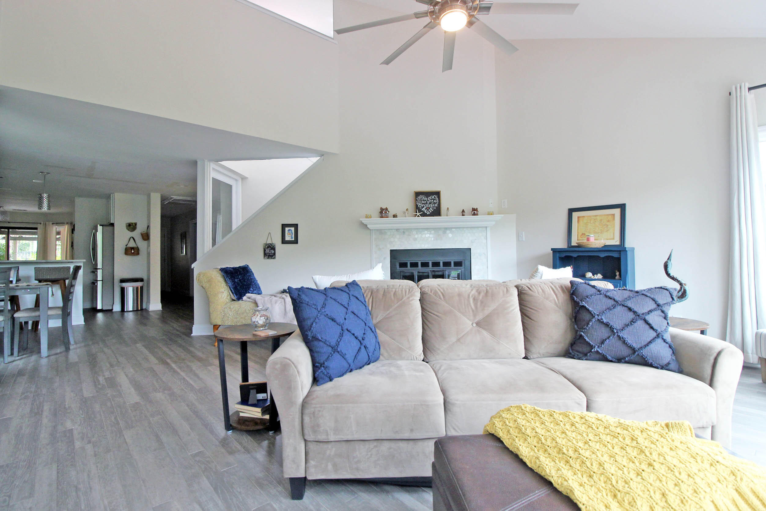 LAKE WAY VILLAS 1 - Residential