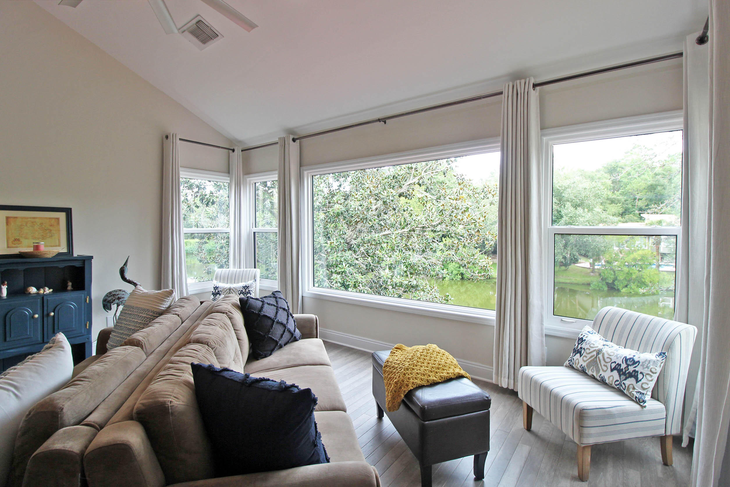 LAKE WAY VILLAS 1 - Residential