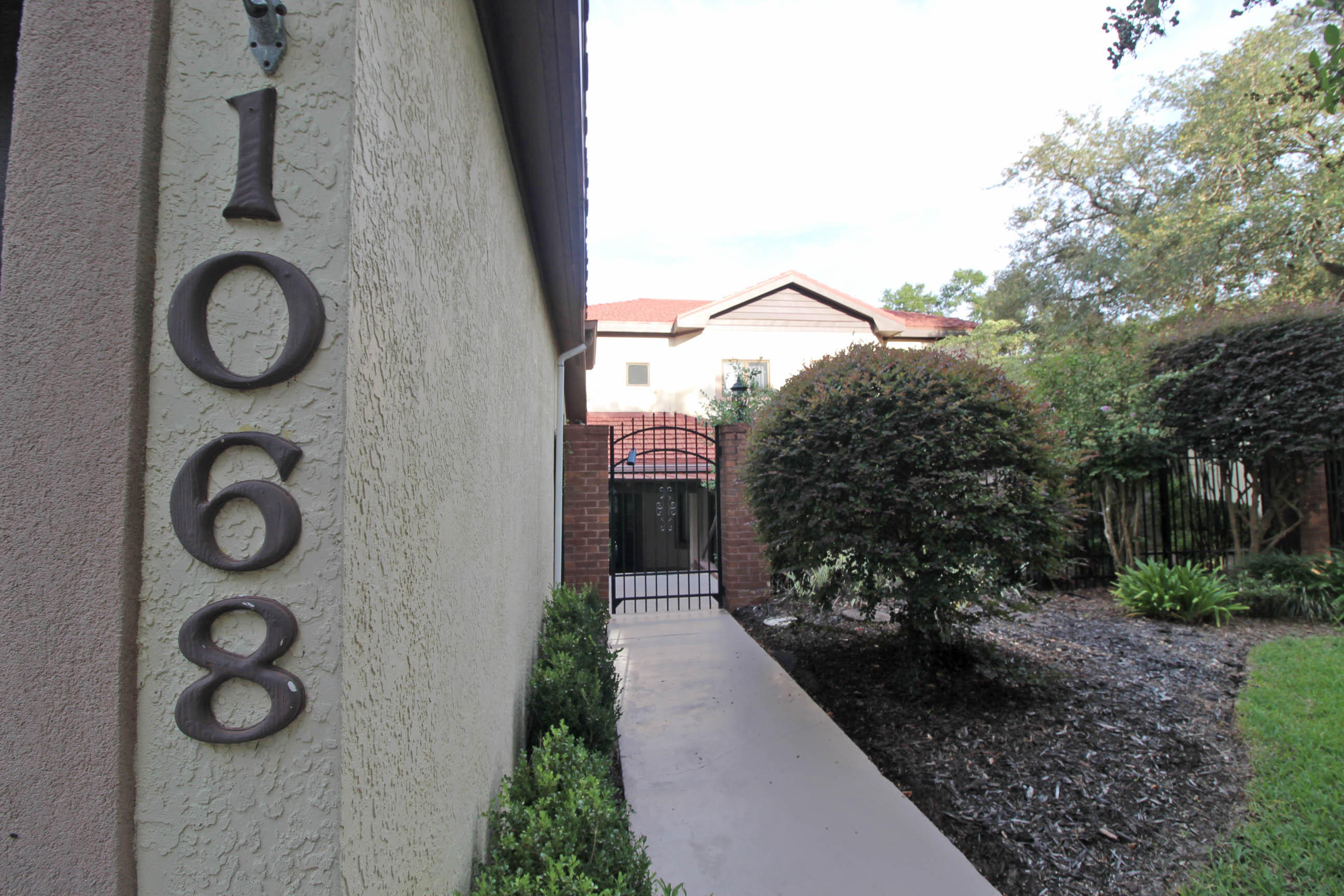 LAKE WAY VILLAS 1 - Residential