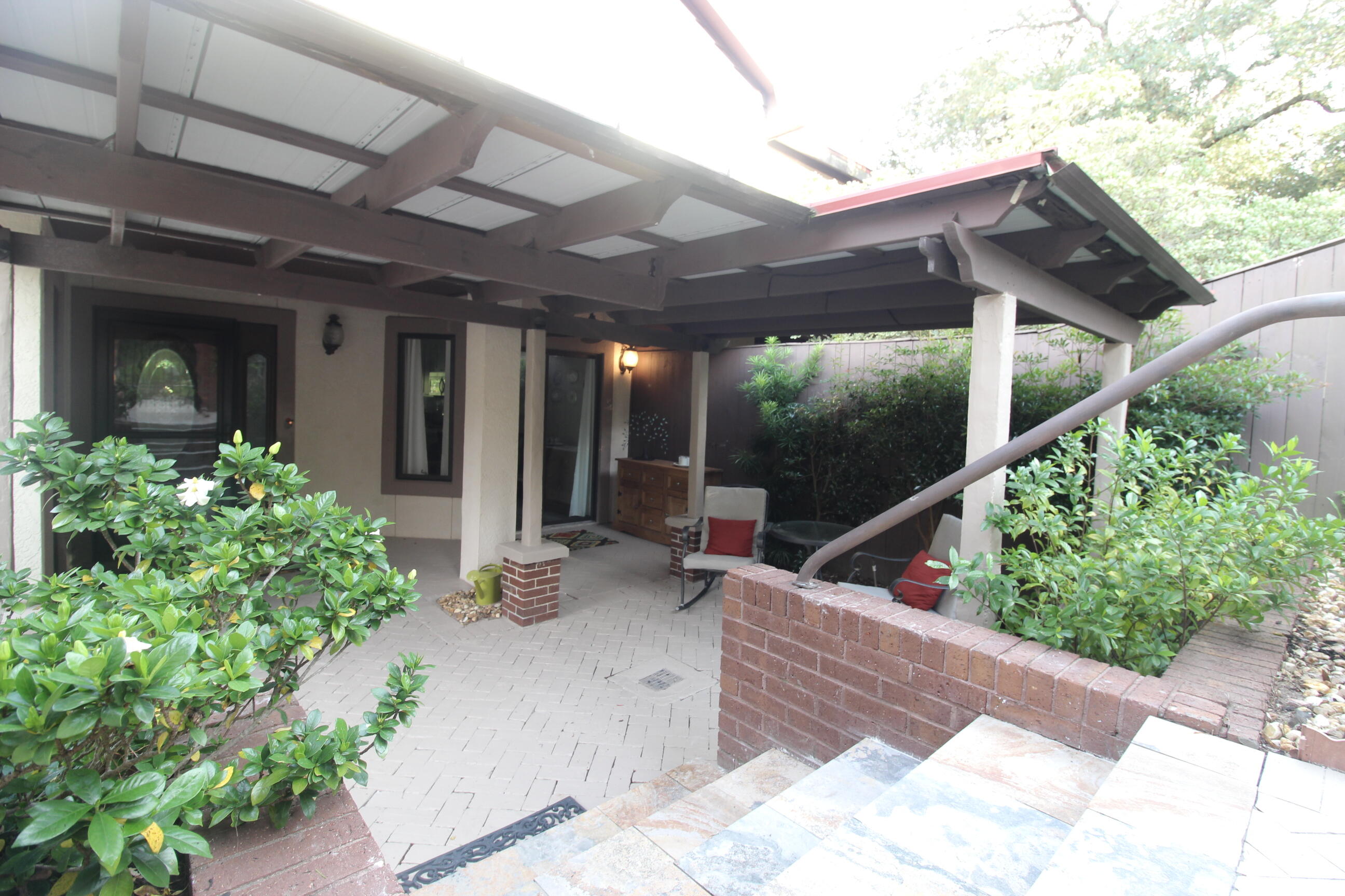 LAKE WAY VILLAS 1 - Residential