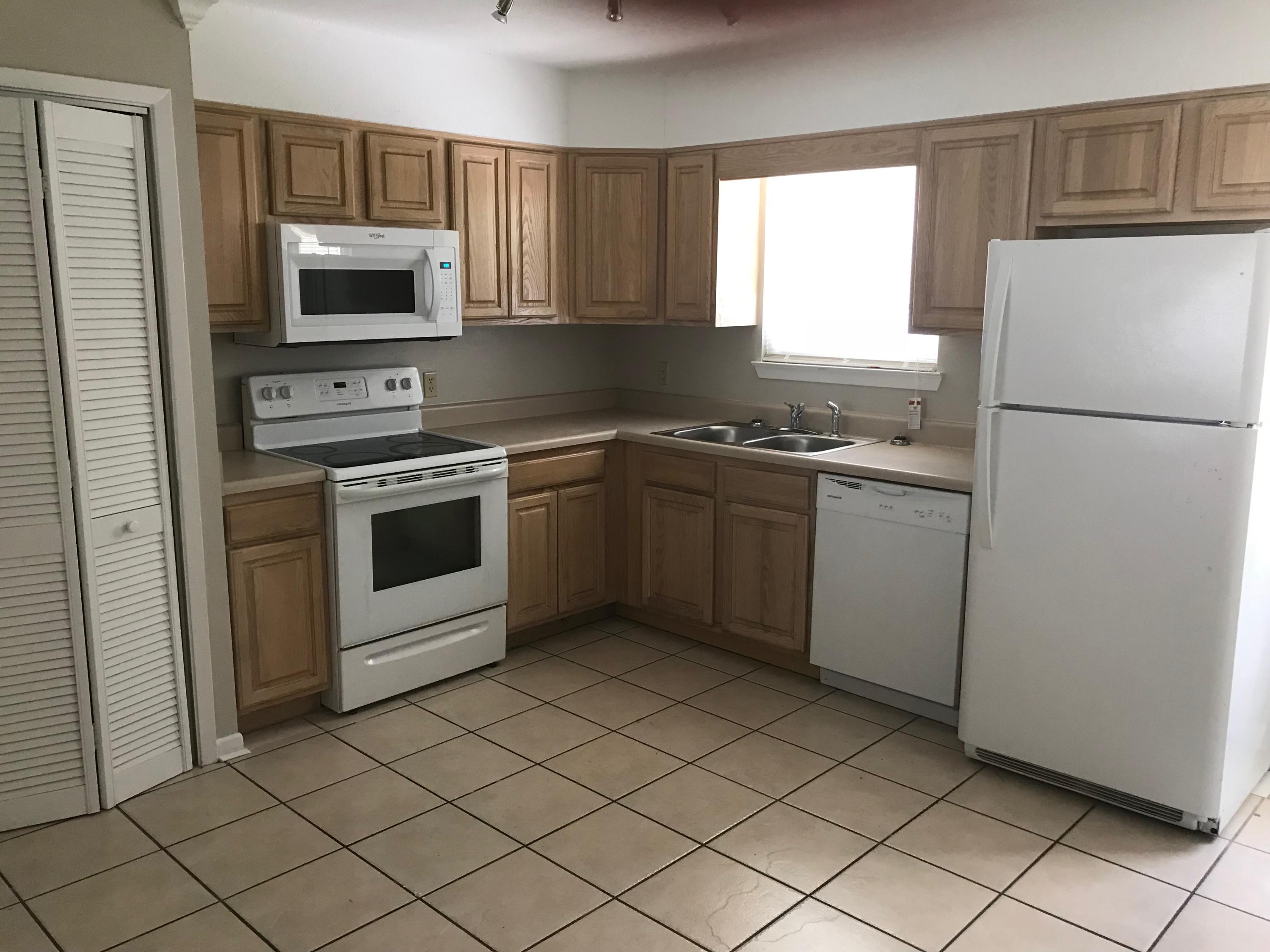 PINE MEADOWS - Residential Lease