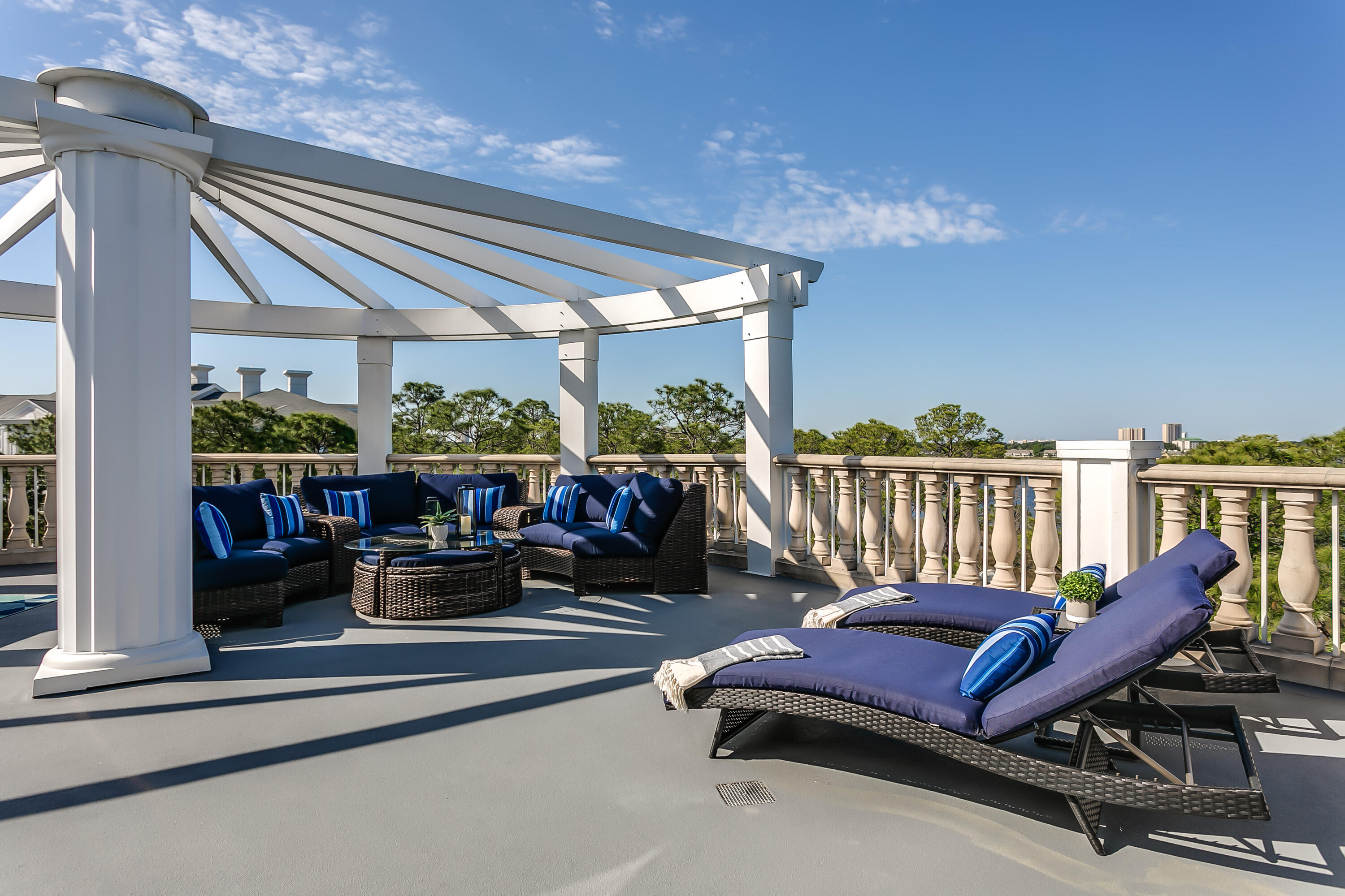 BAHIA CONDO - Residential