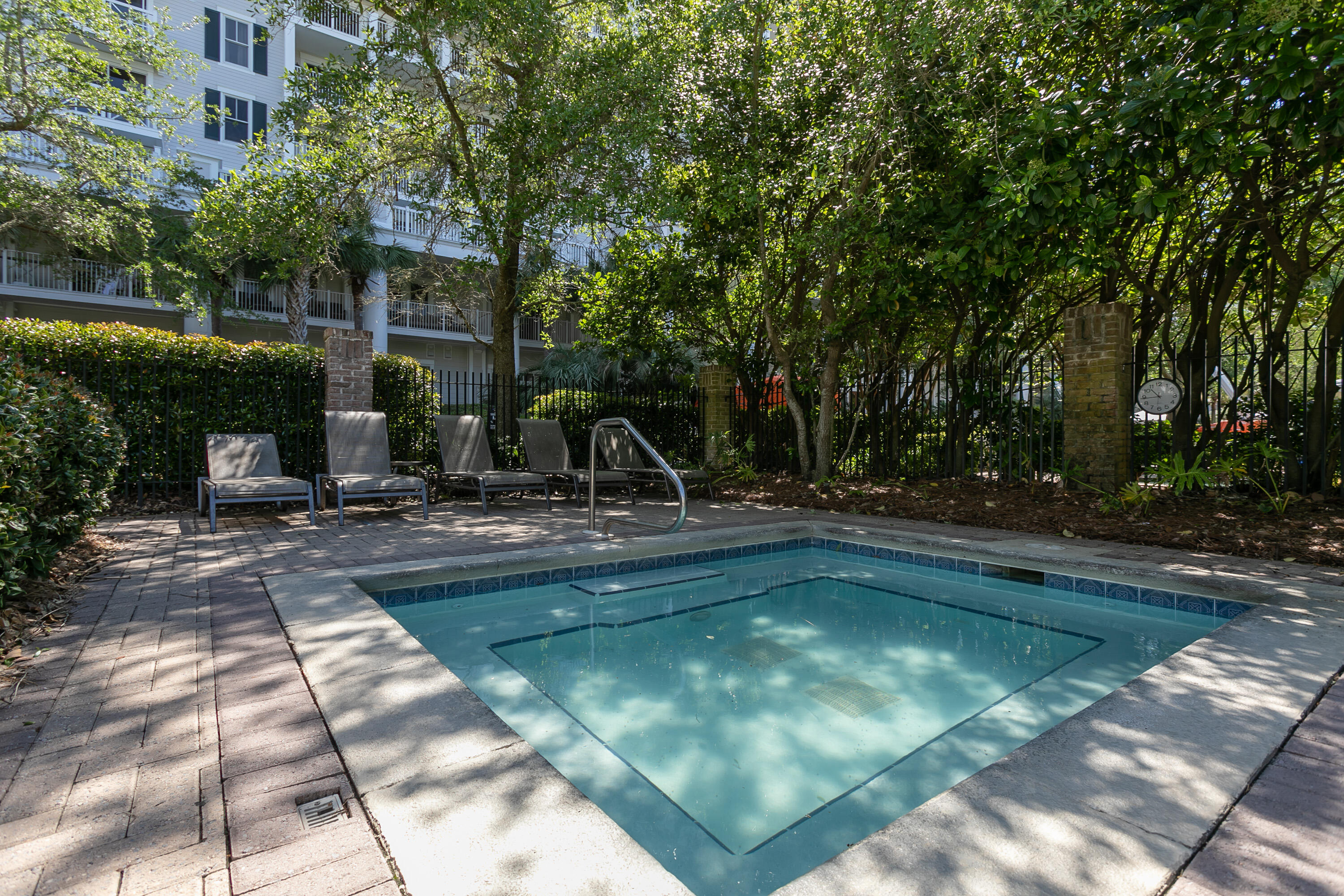 BAHIA CONDO - Residential