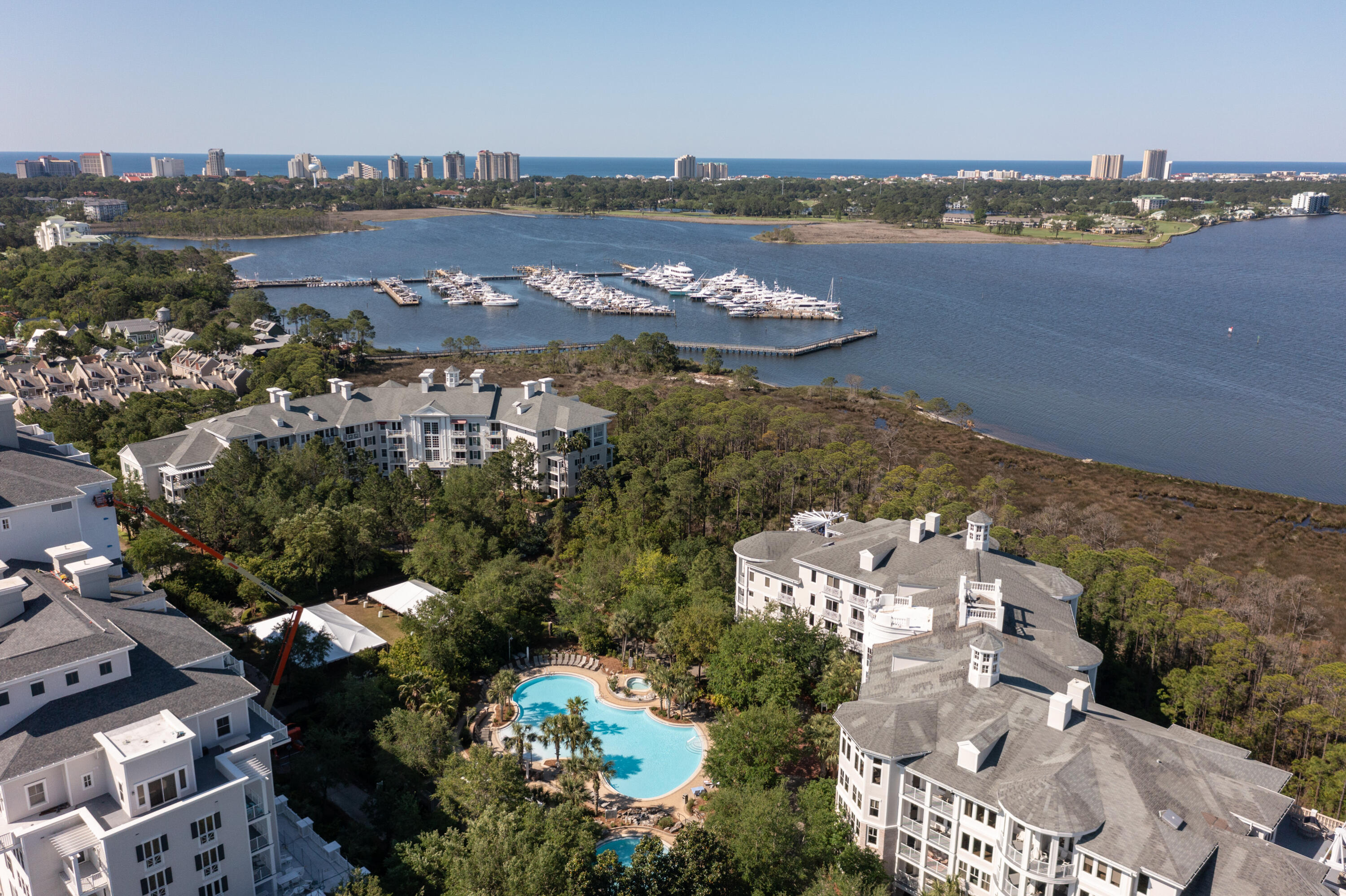BAHIA CONDO - Residential