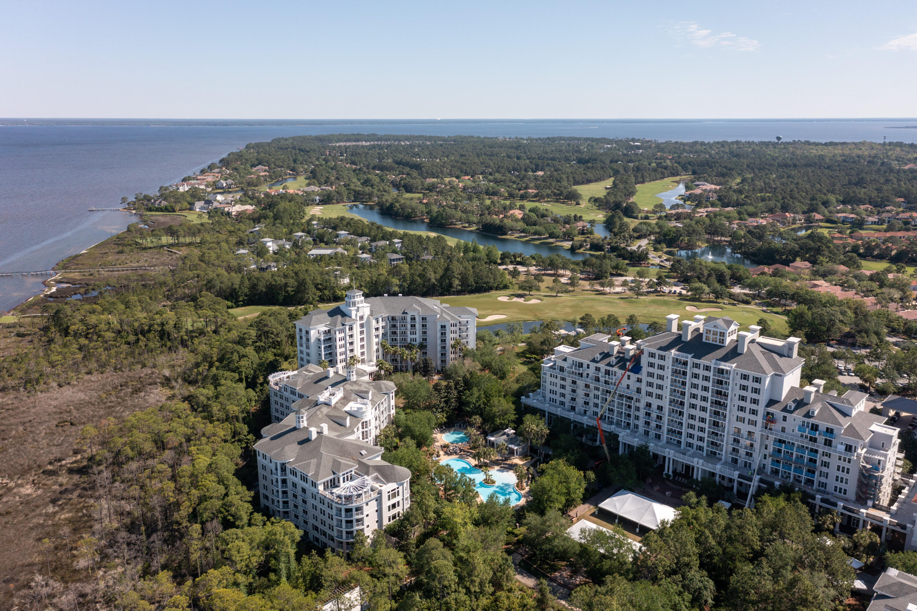 BAHIA CONDO - Residential