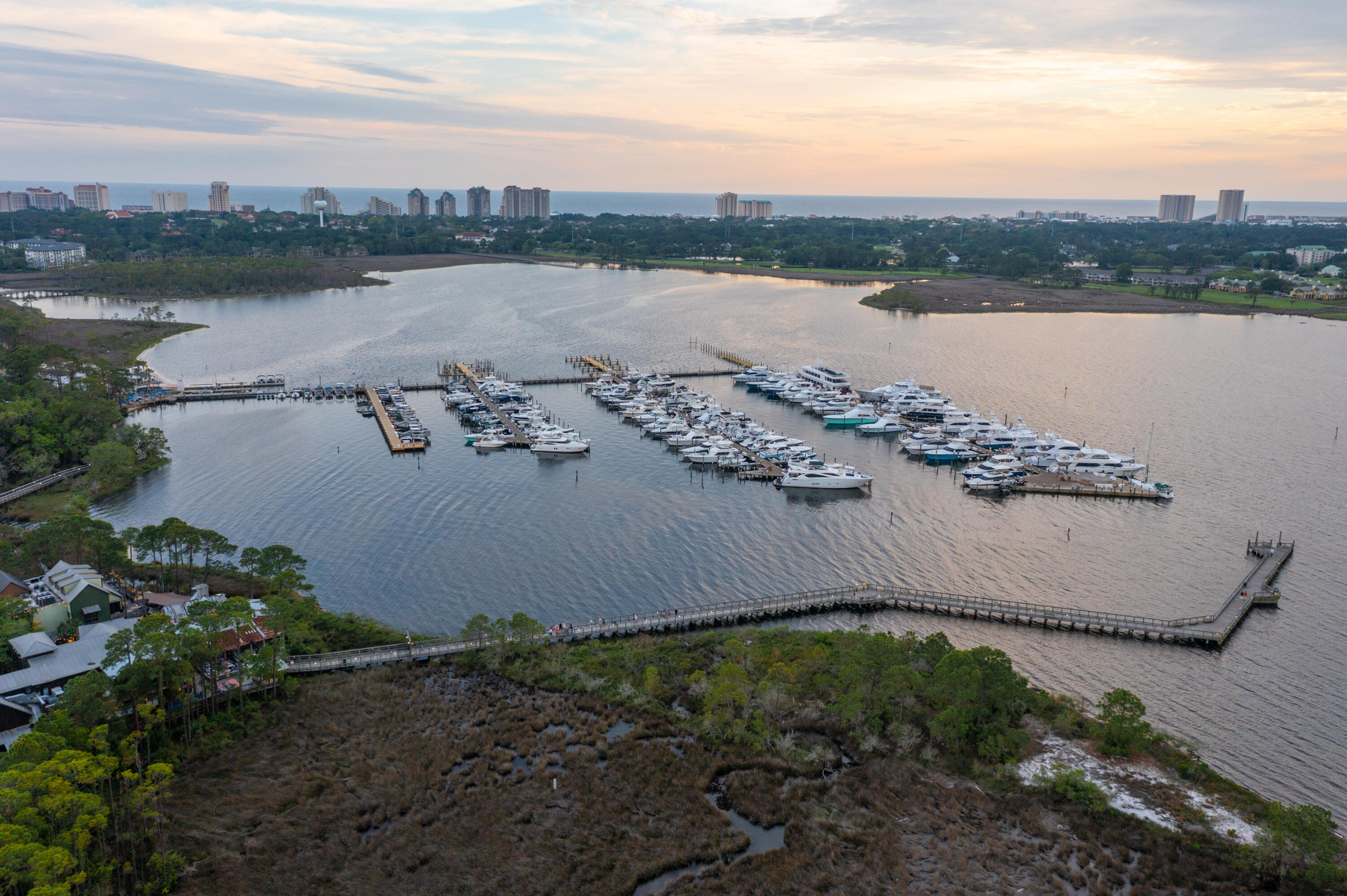 BAHIA CONDO - Residential