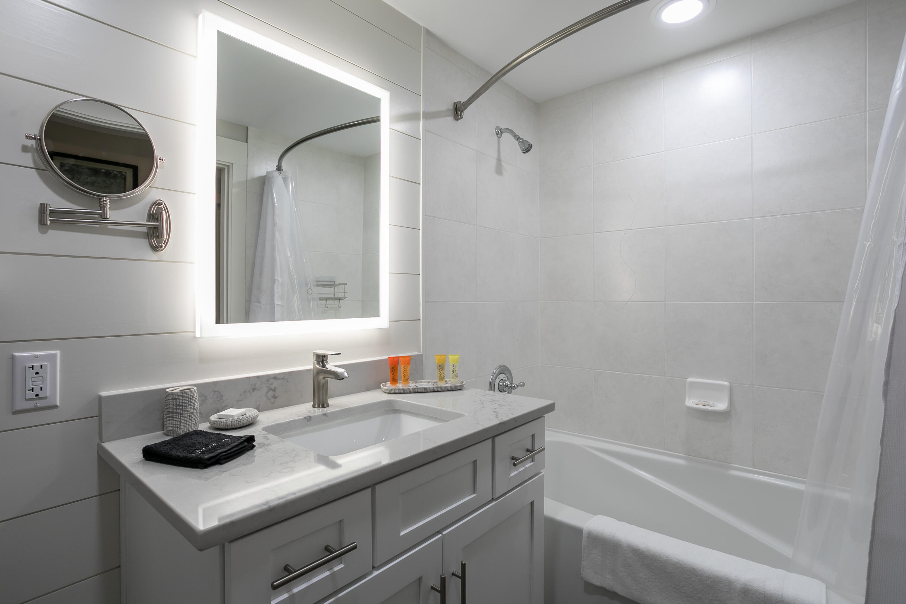 BAHIA CONDO - Residential