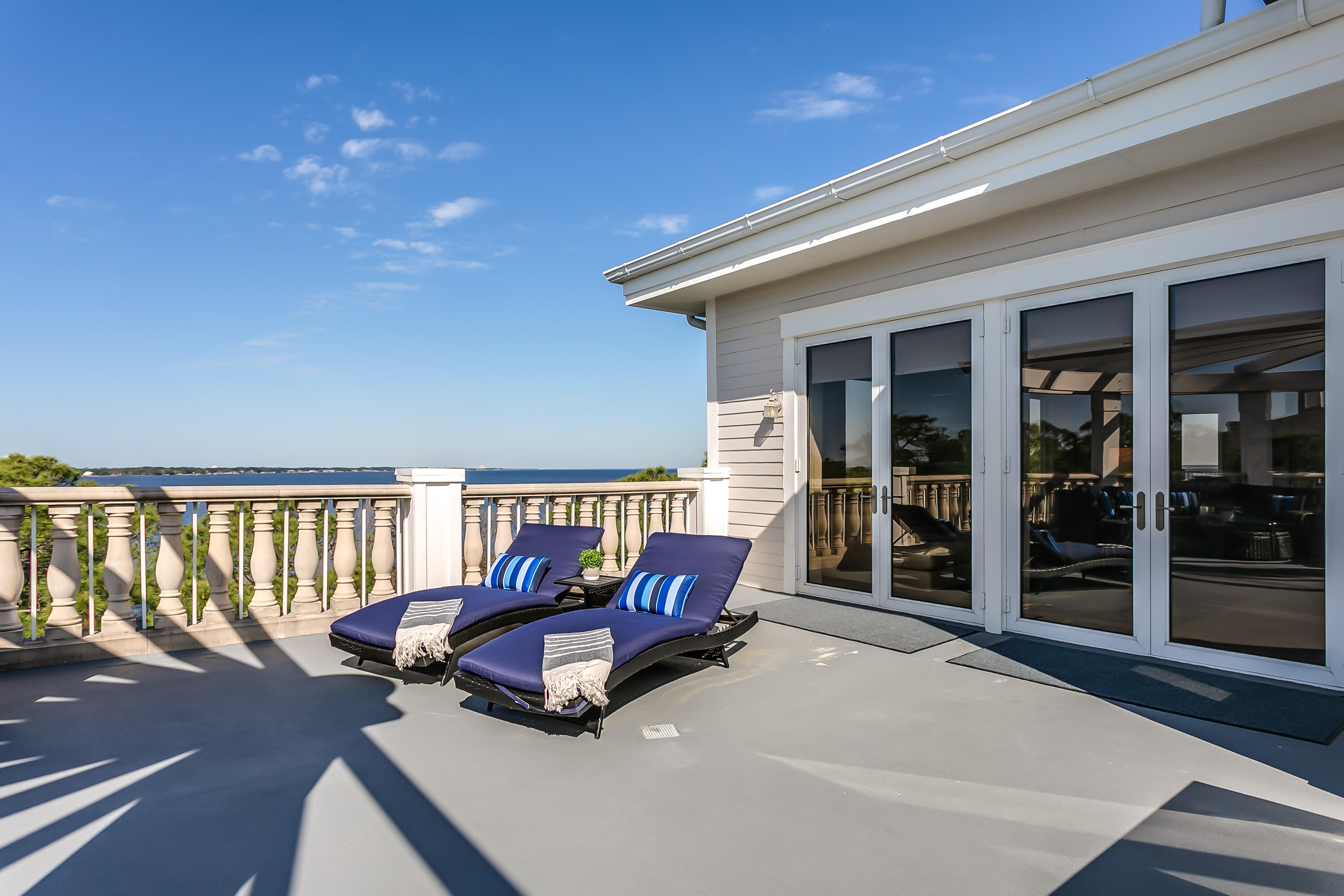 BAHIA CONDO - Residential
