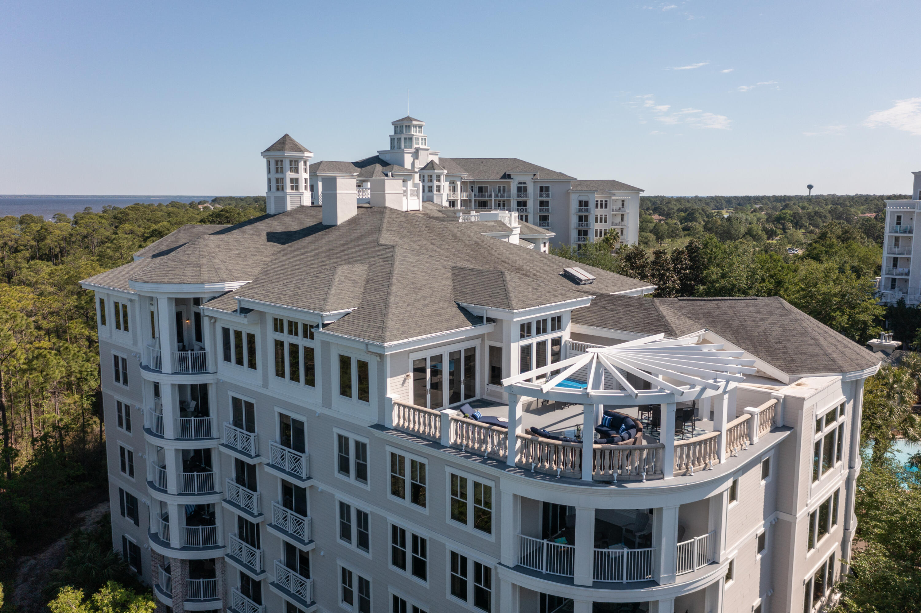 BAHIA CONDO - Residential