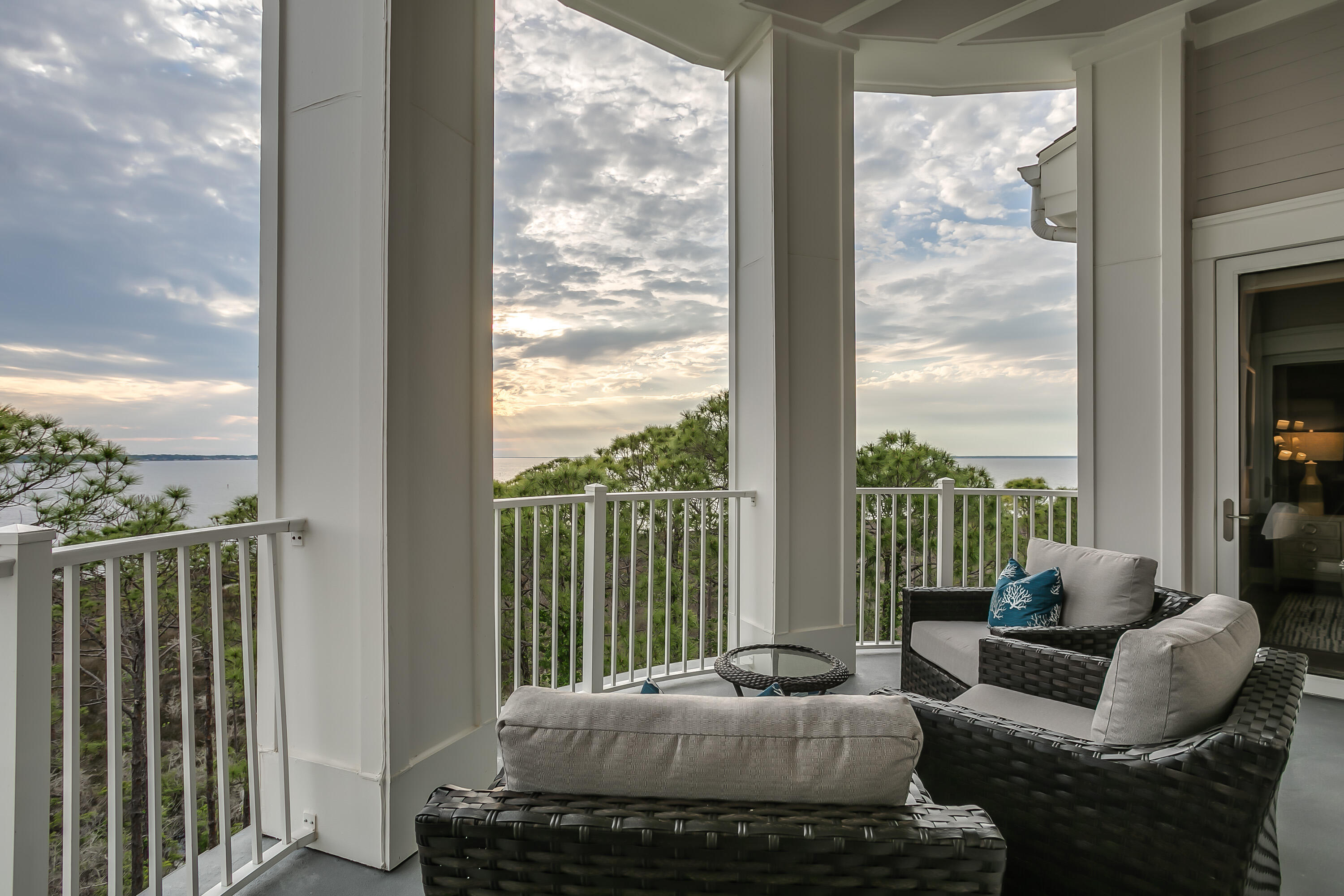 BAHIA CONDO - Residential