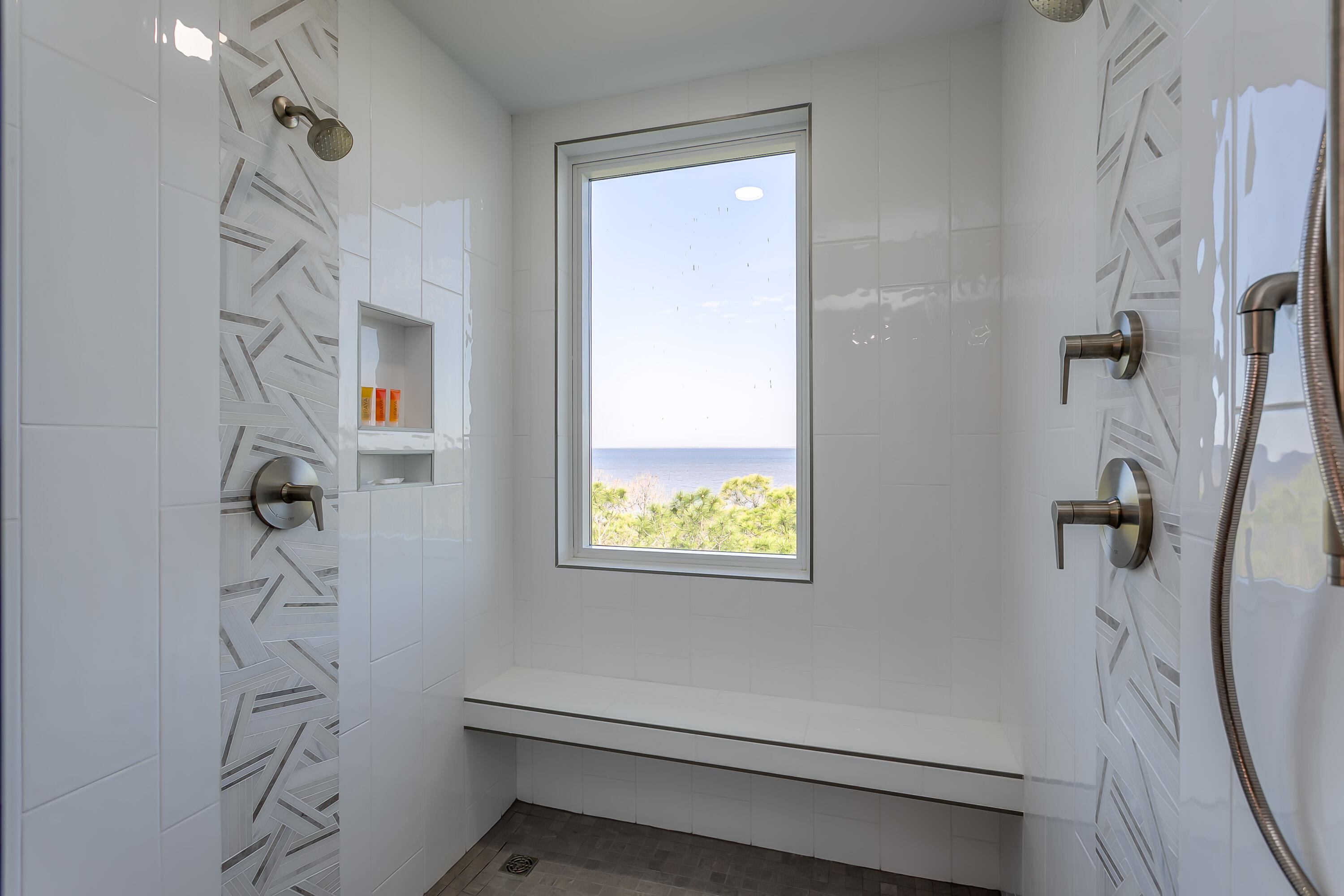 BAHIA CONDO - Residential