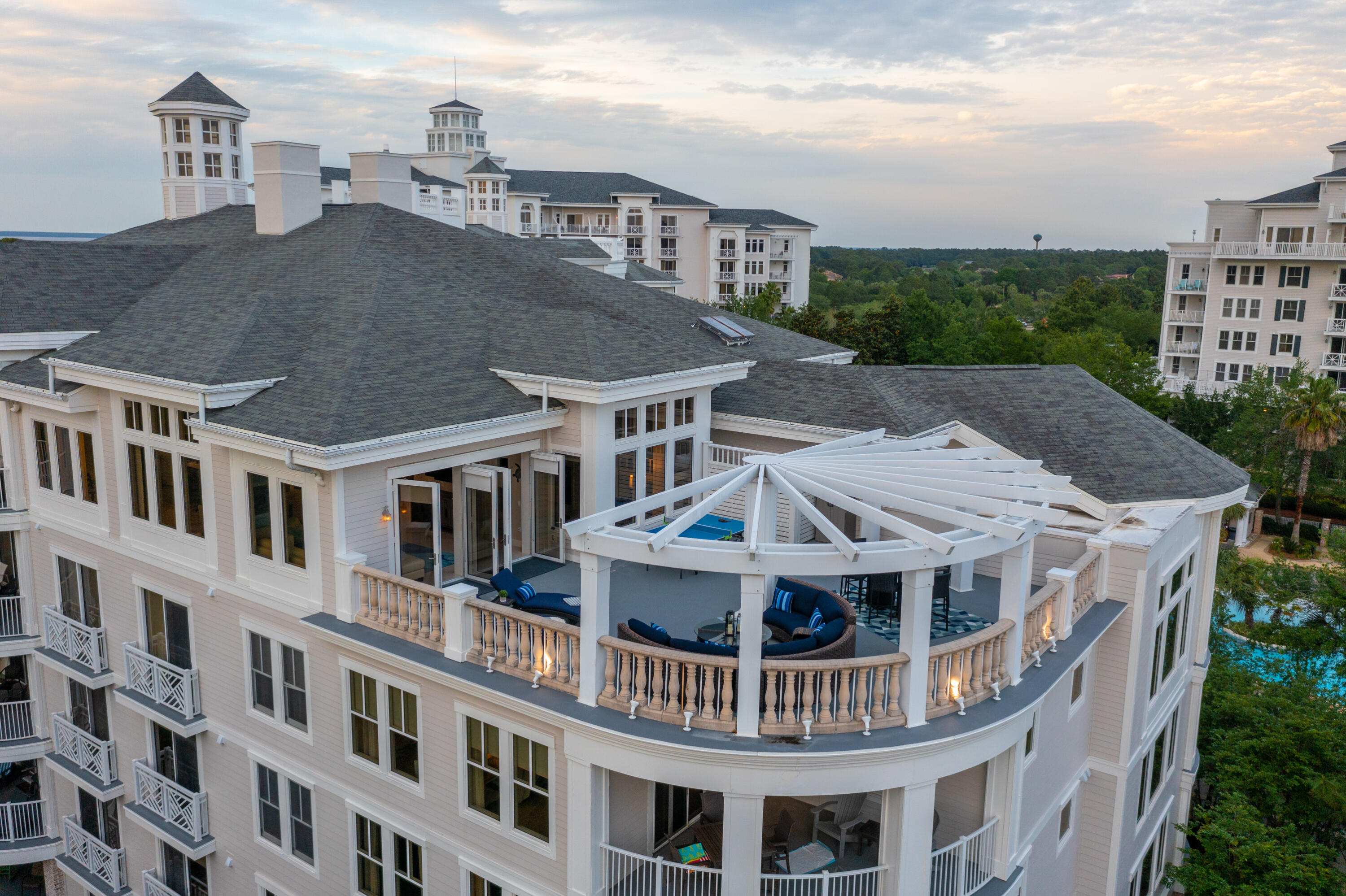 BAHIA CONDO - Residential