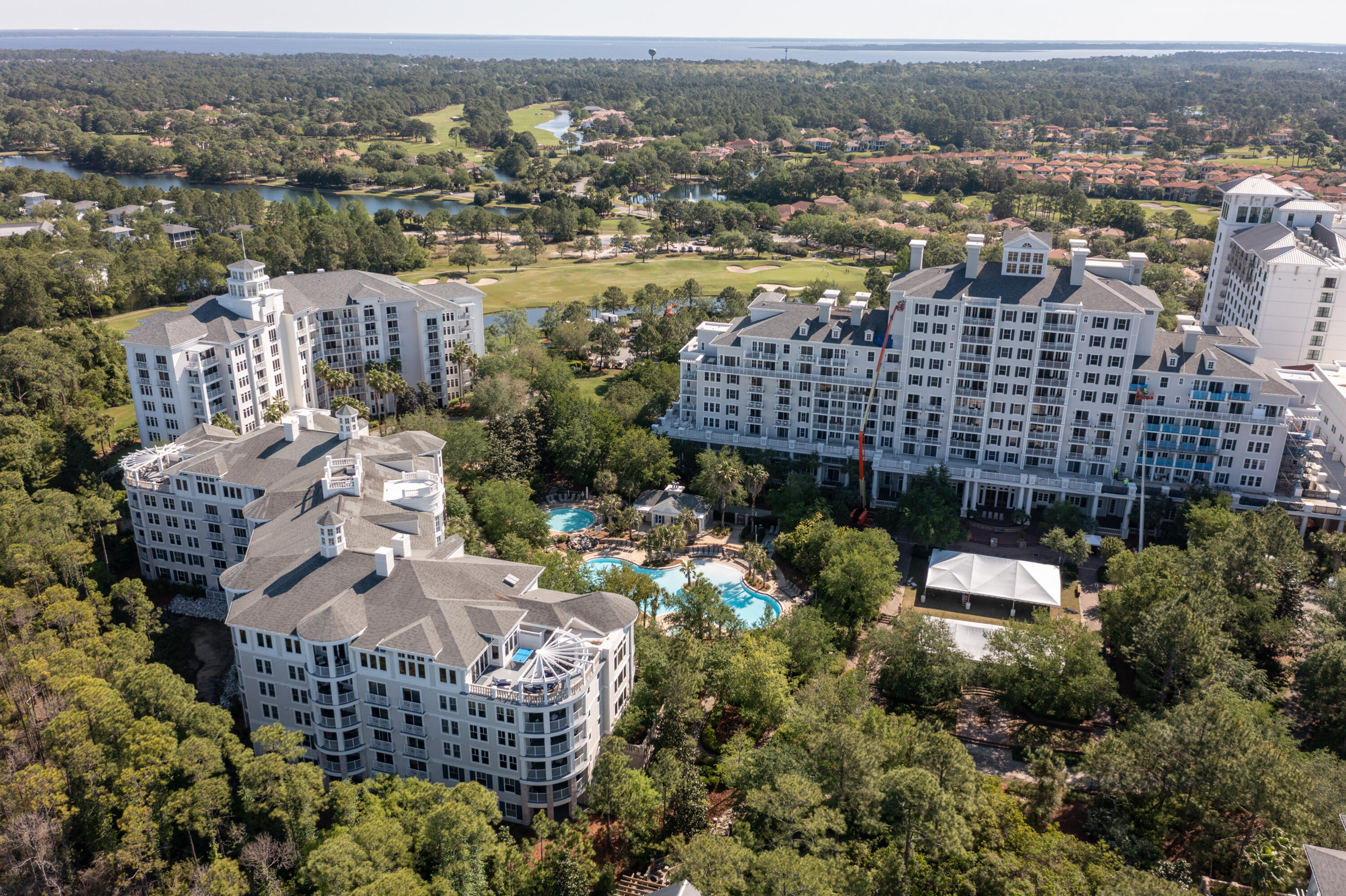 BAHIA CONDO - Residential