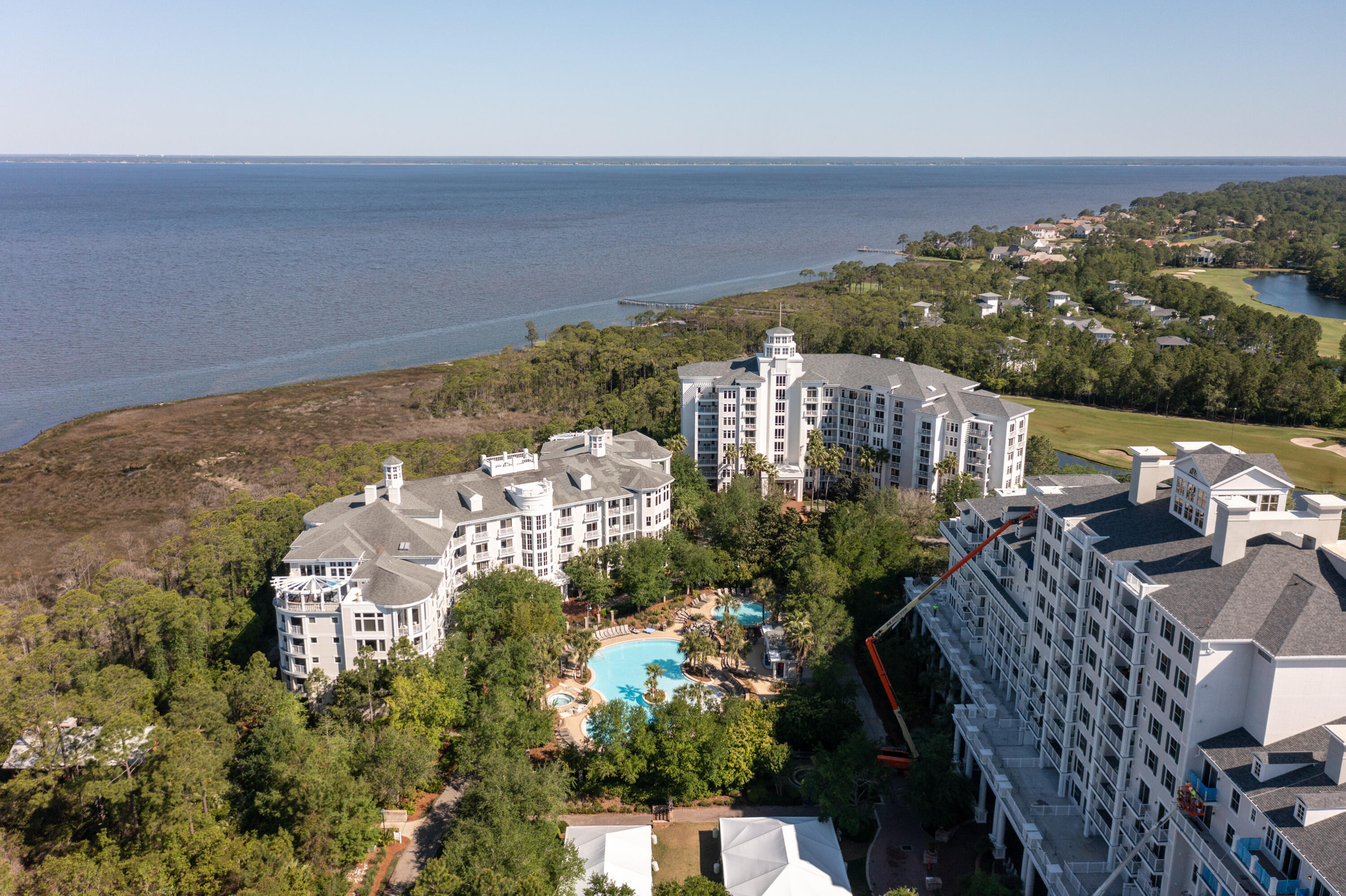 BAHIA CONDO - Residential
