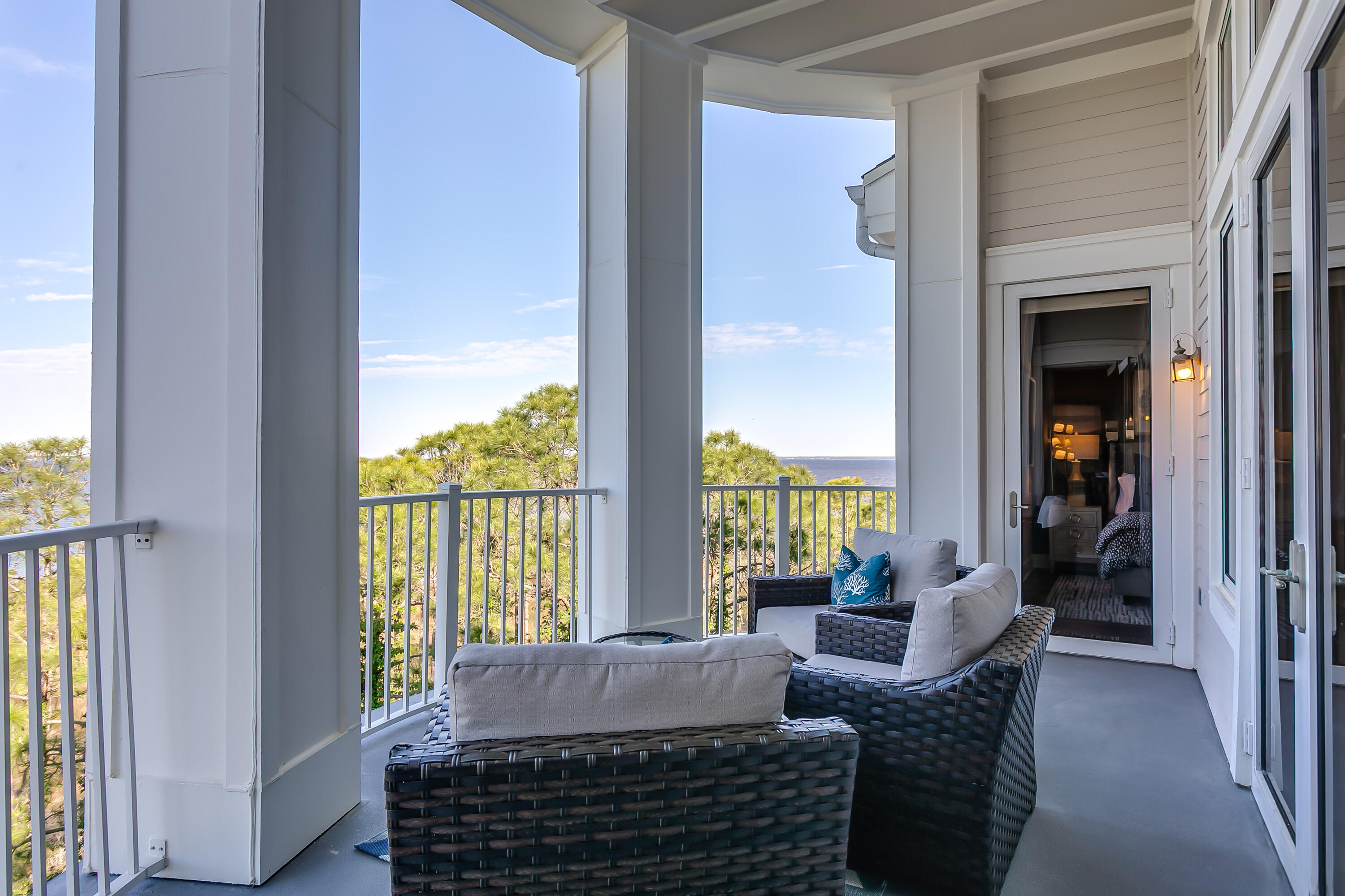 BAHIA CONDO - Residential
