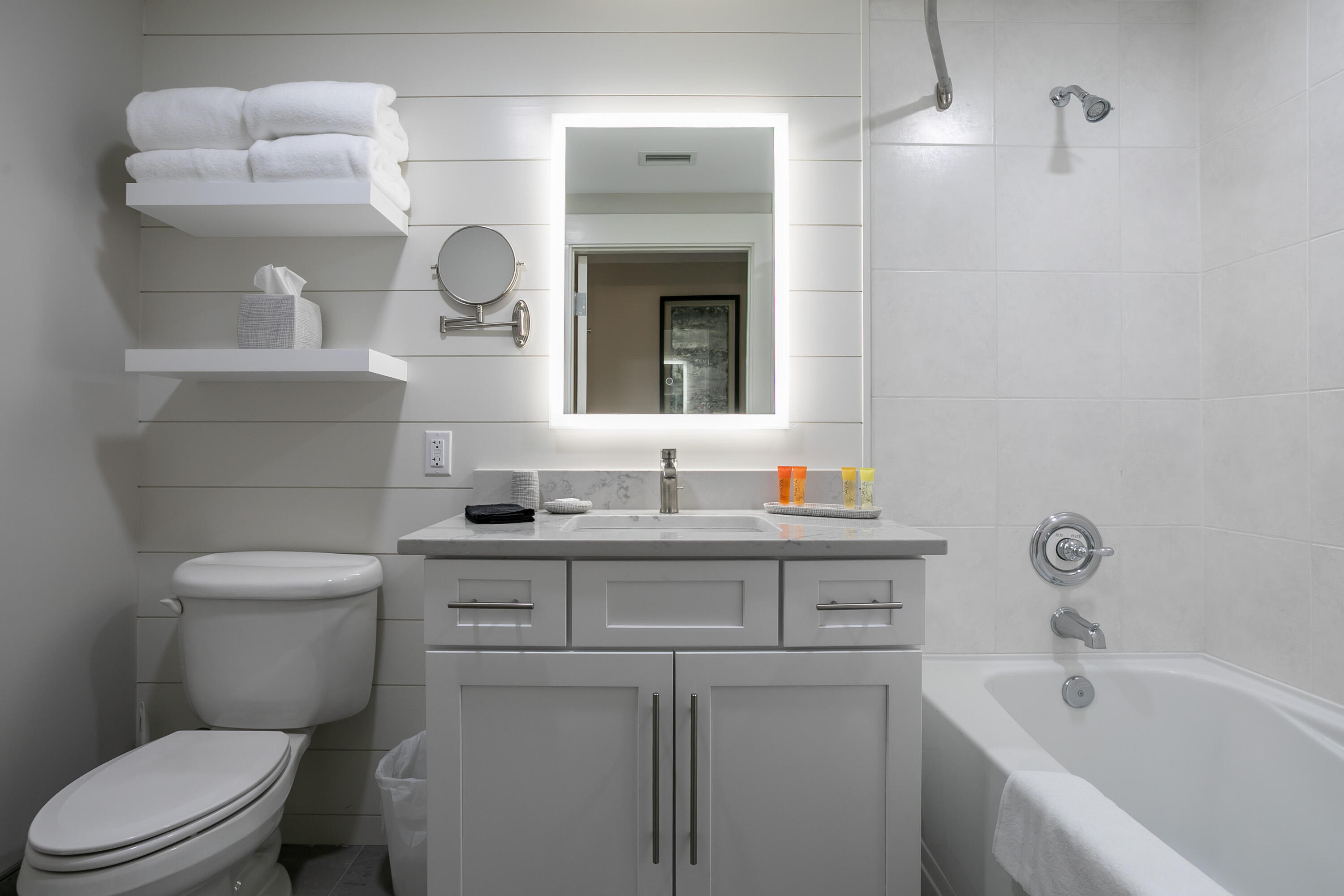 BAHIA CONDO - Residential