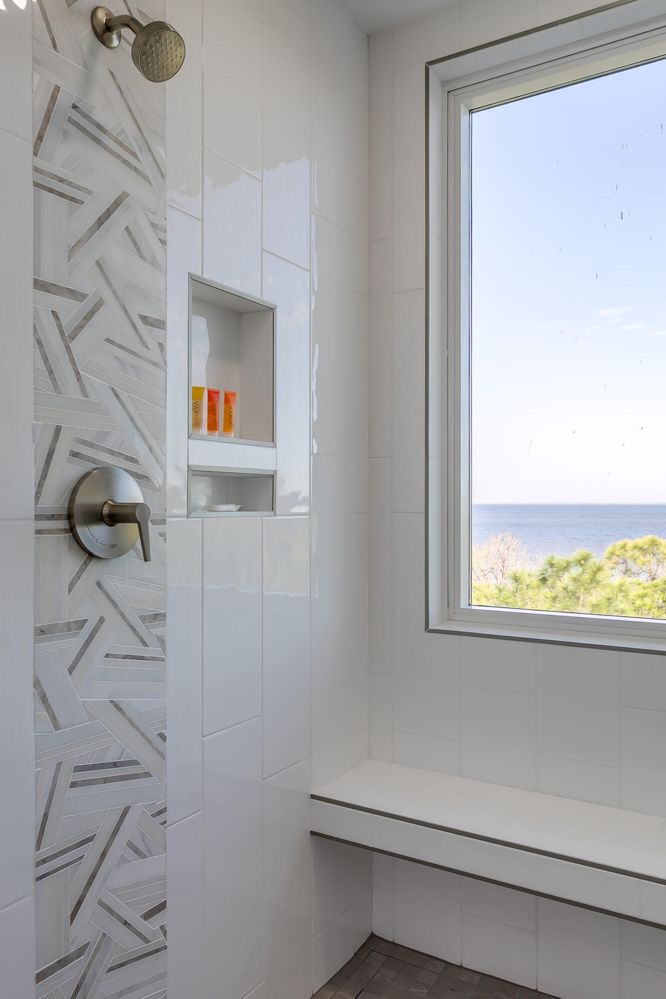 BAHIA CONDO - Residential