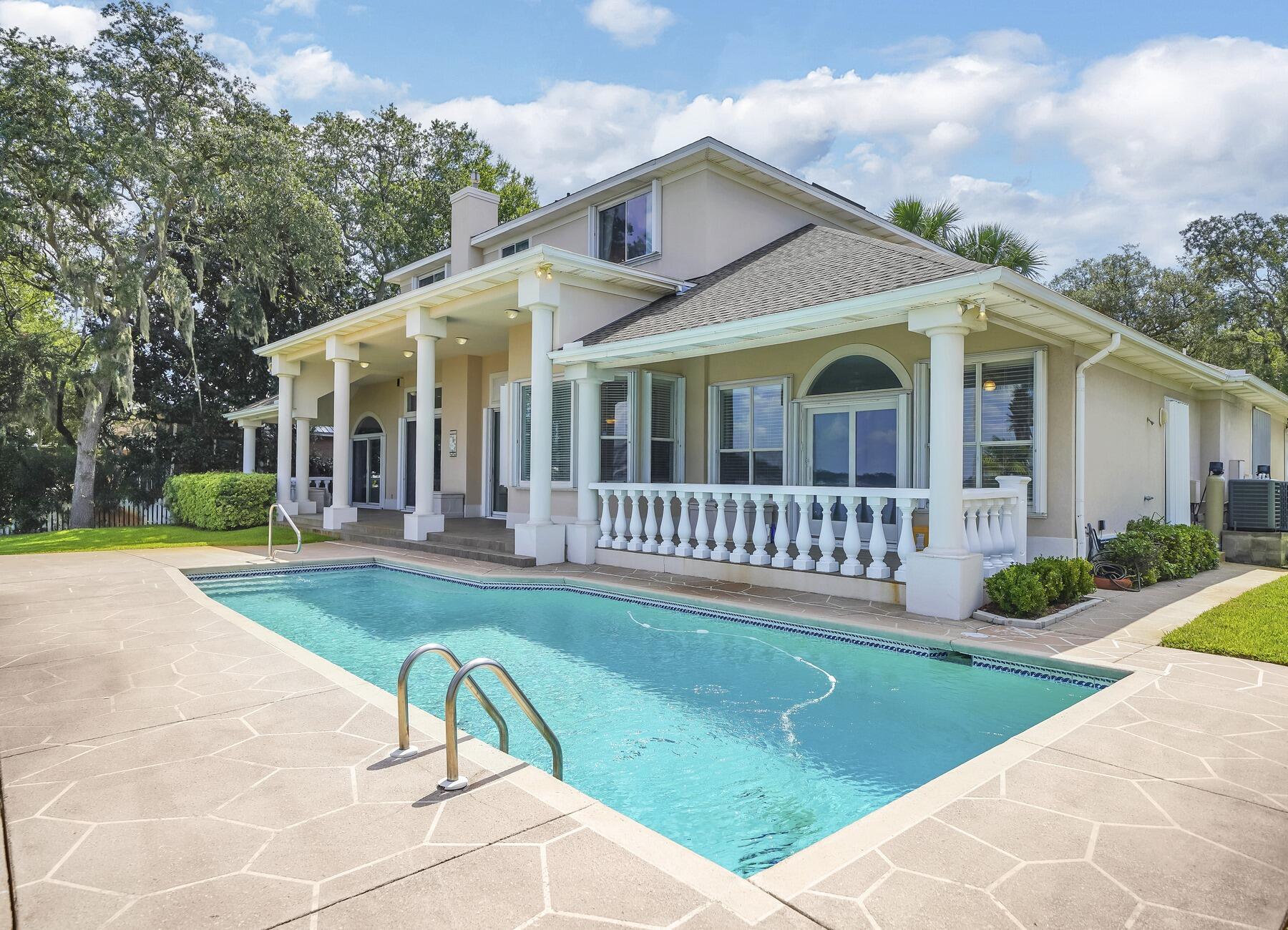 SUNSET BAY - Residential