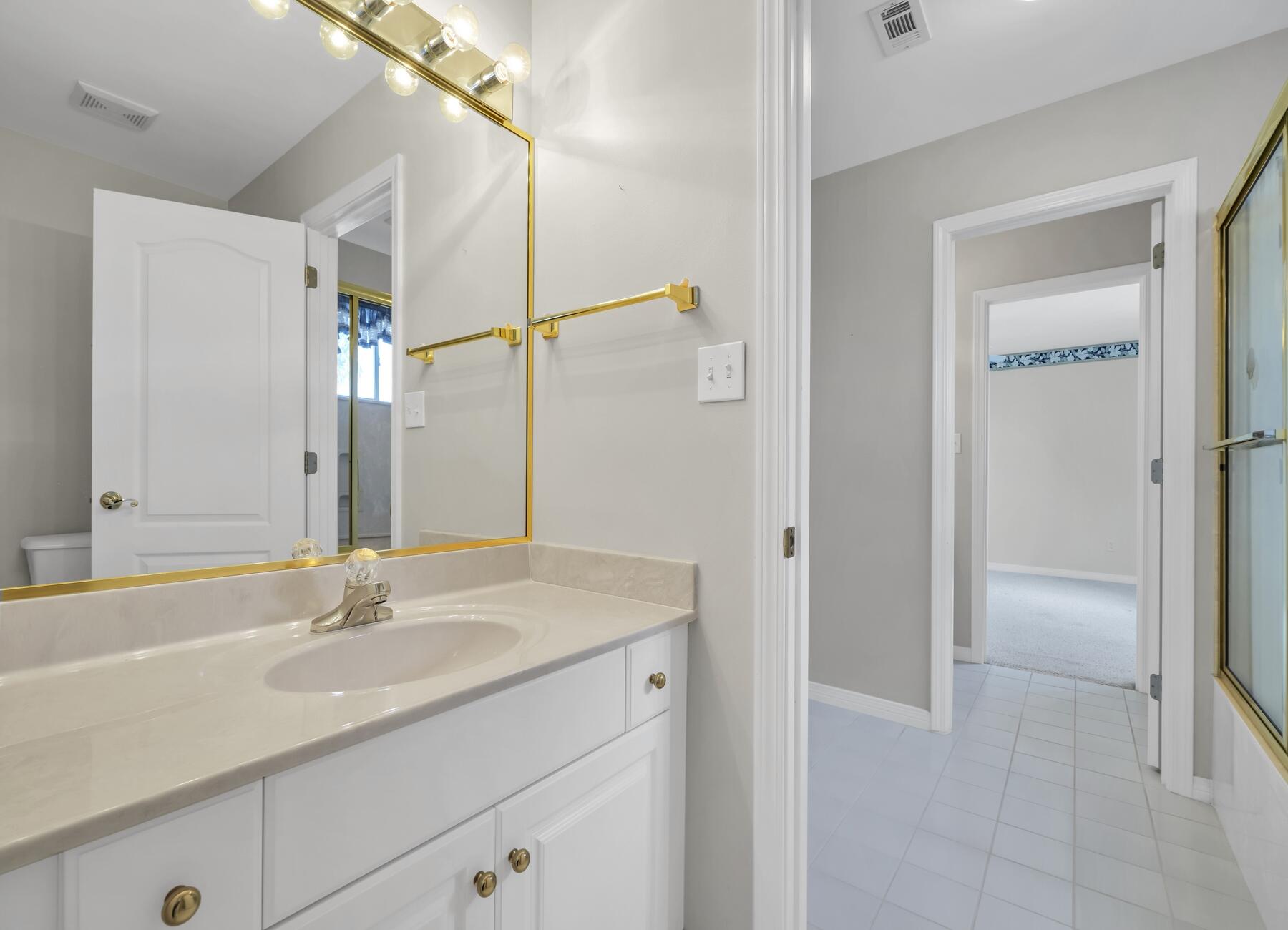 SUNSET BAY - Residential