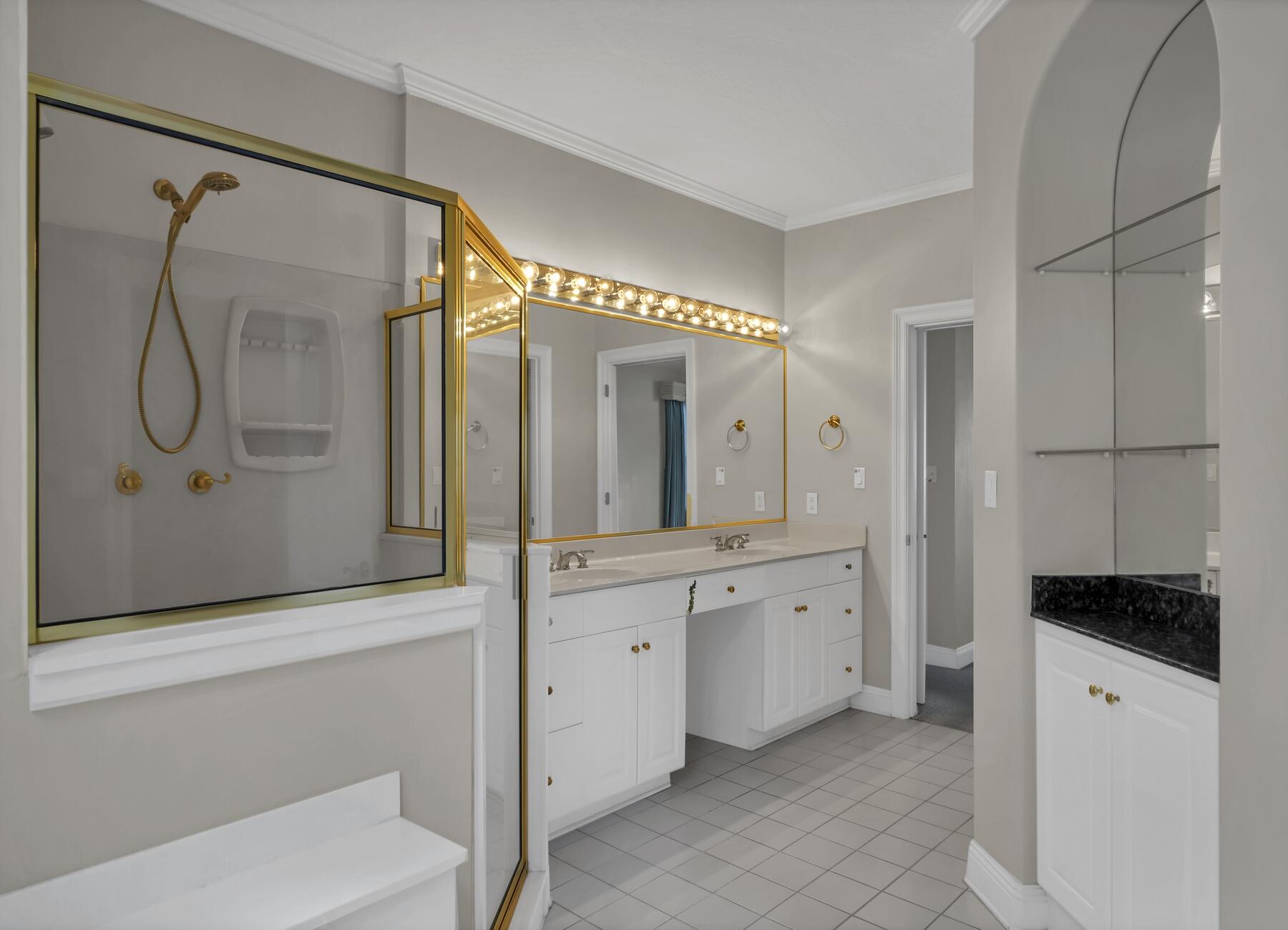 SUNSET BAY - Residential