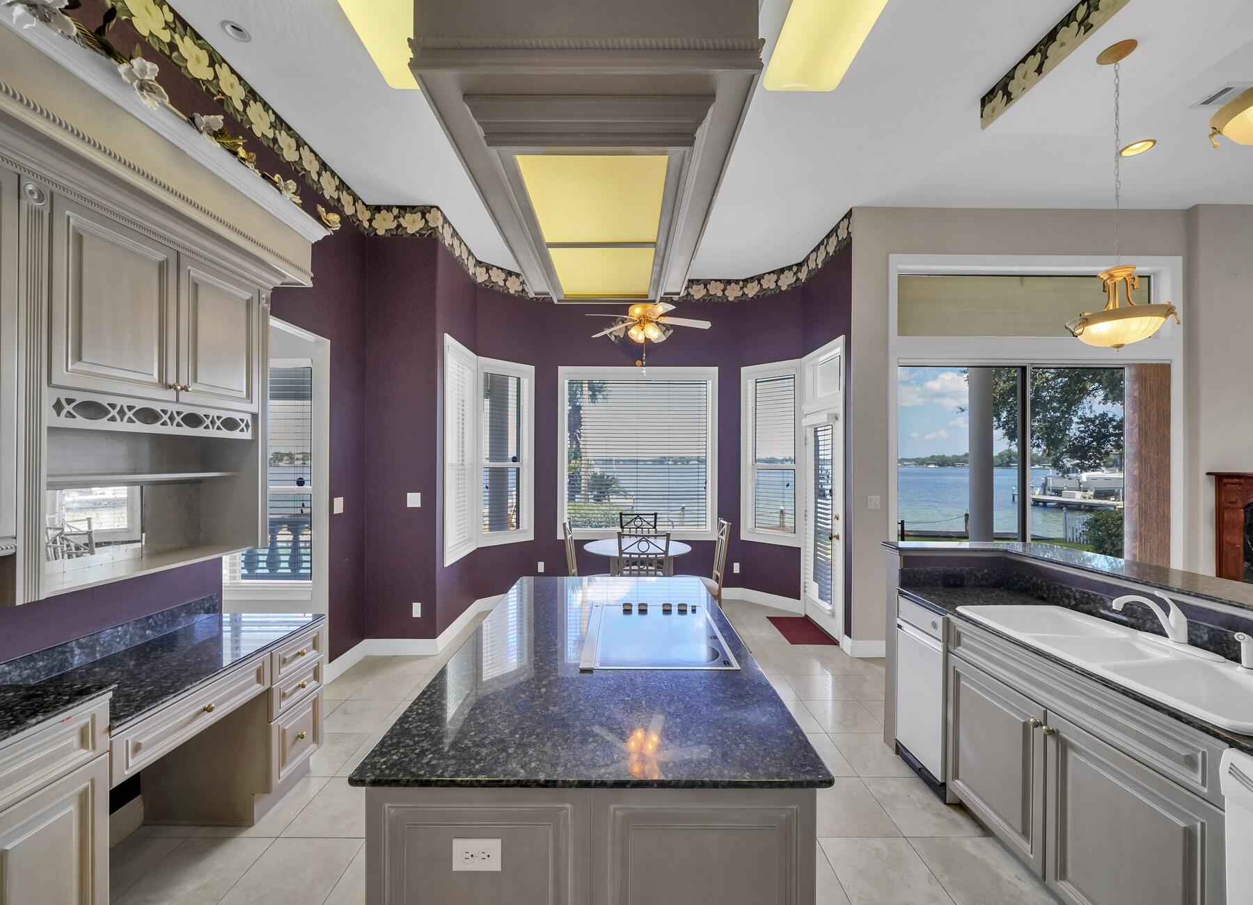 SUNSET BAY - Residential