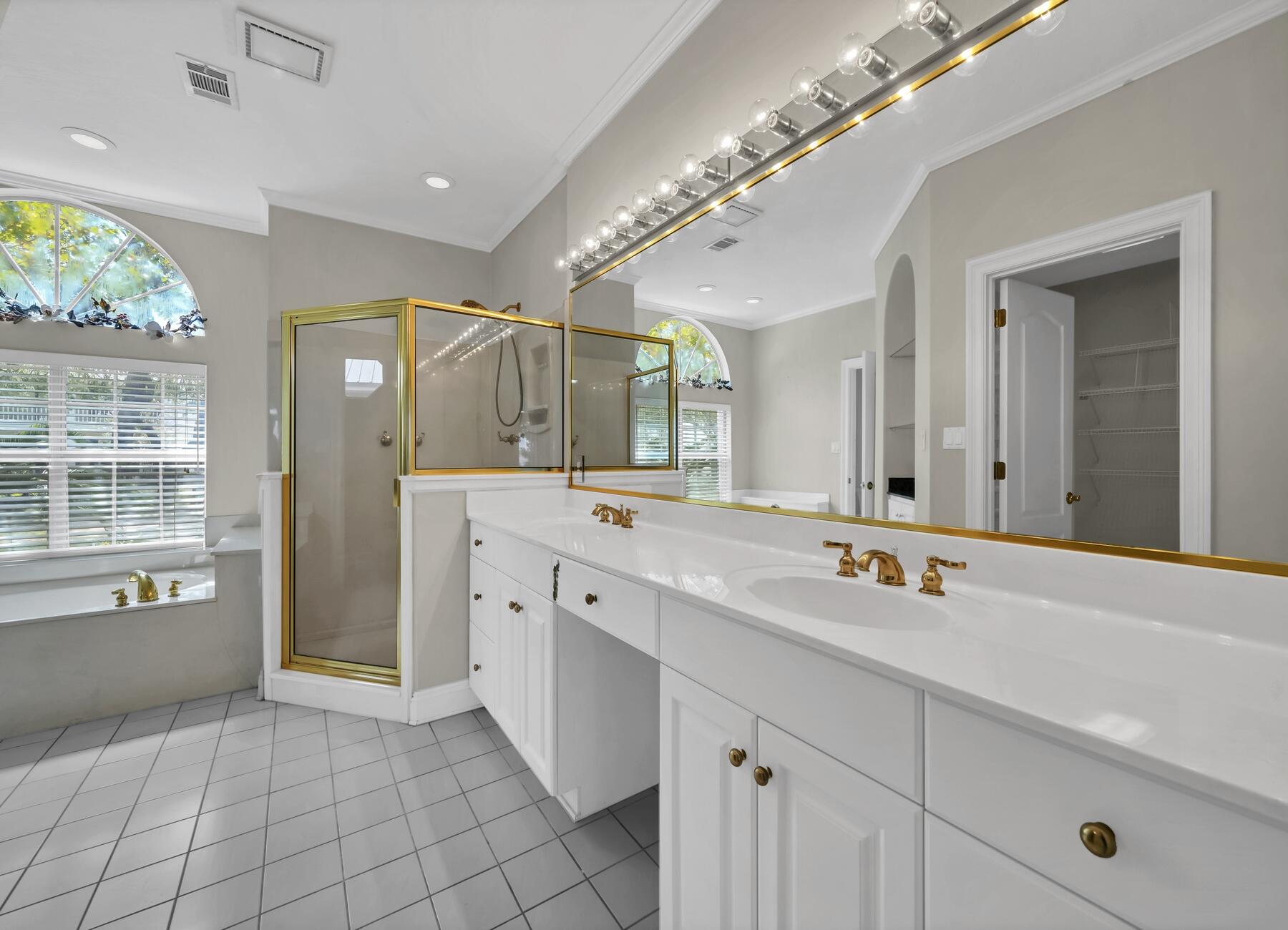 SUNSET BAY - Residential