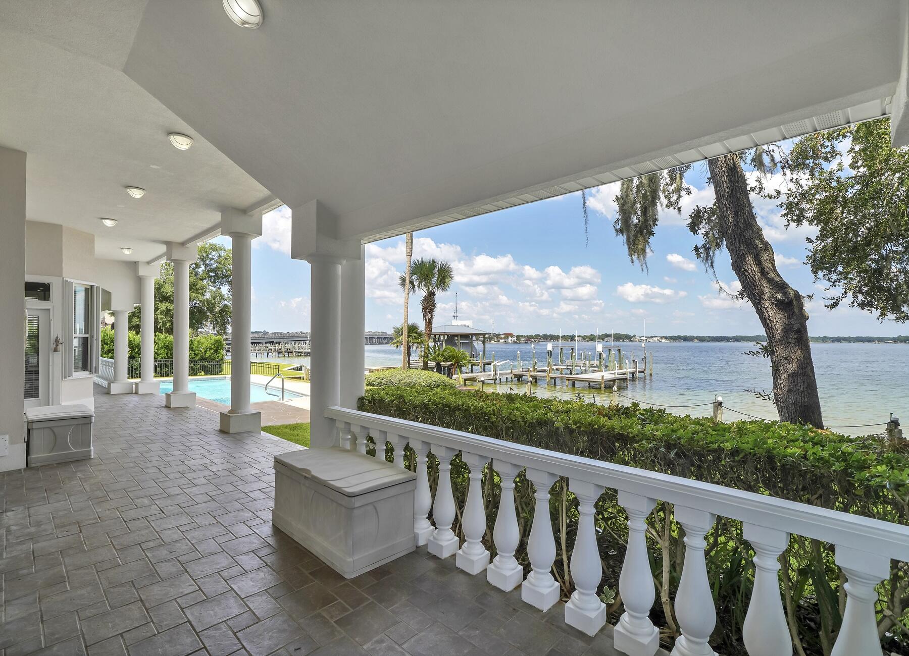 SUNSET BAY - Residential