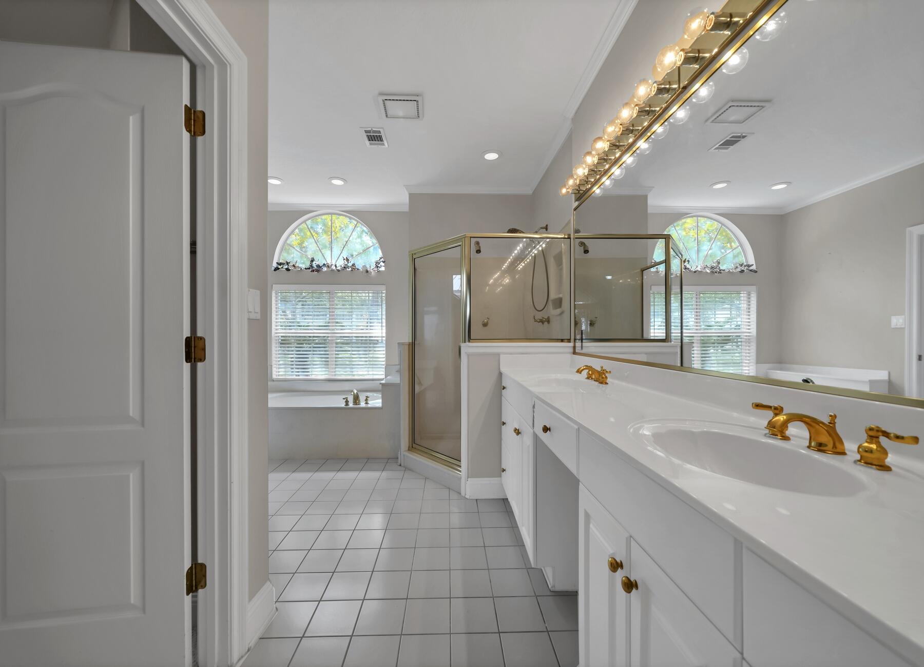 SUNSET BAY - Residential