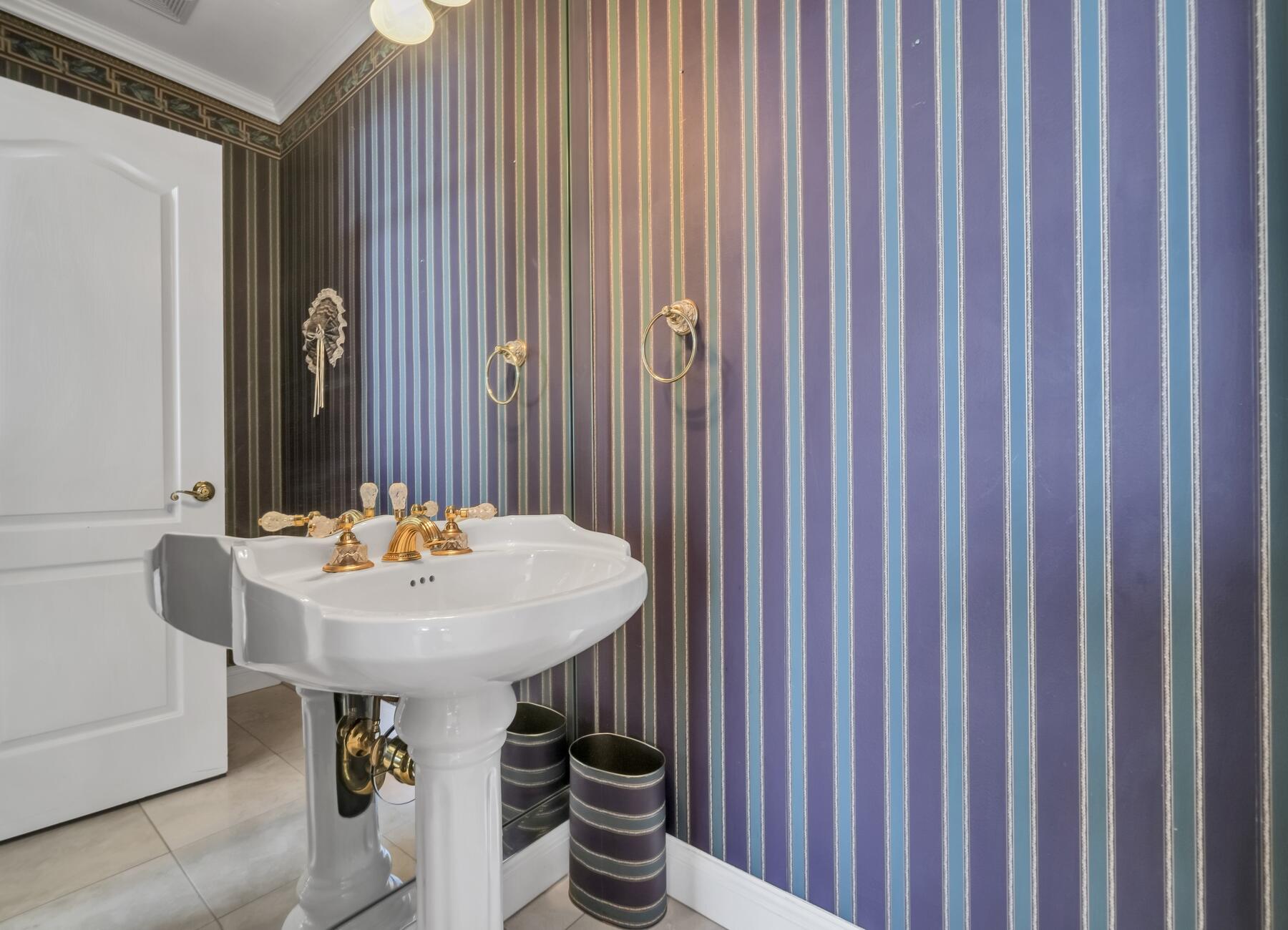 SUNSET BAY - Residential