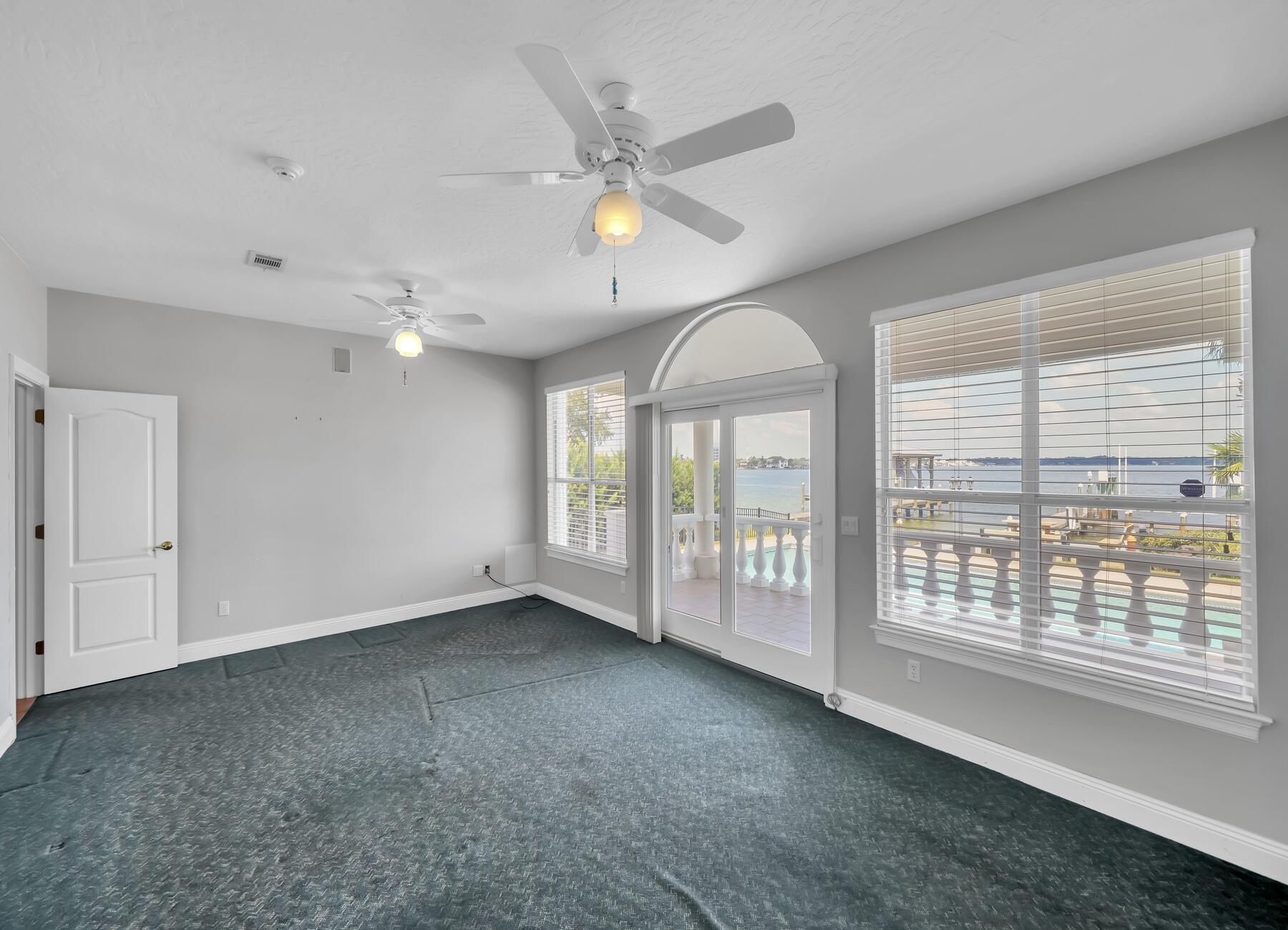 SUNSET BAY - Residential