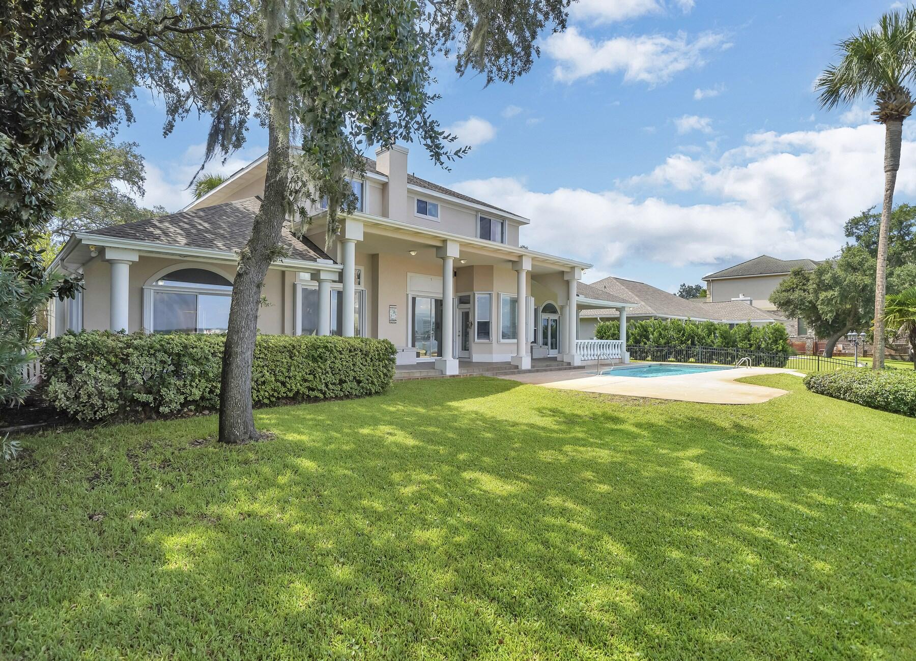 SUNSET BAY - Residential