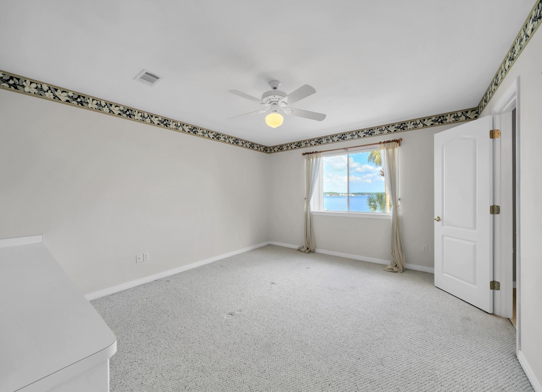 SUNSET BAY - Residential