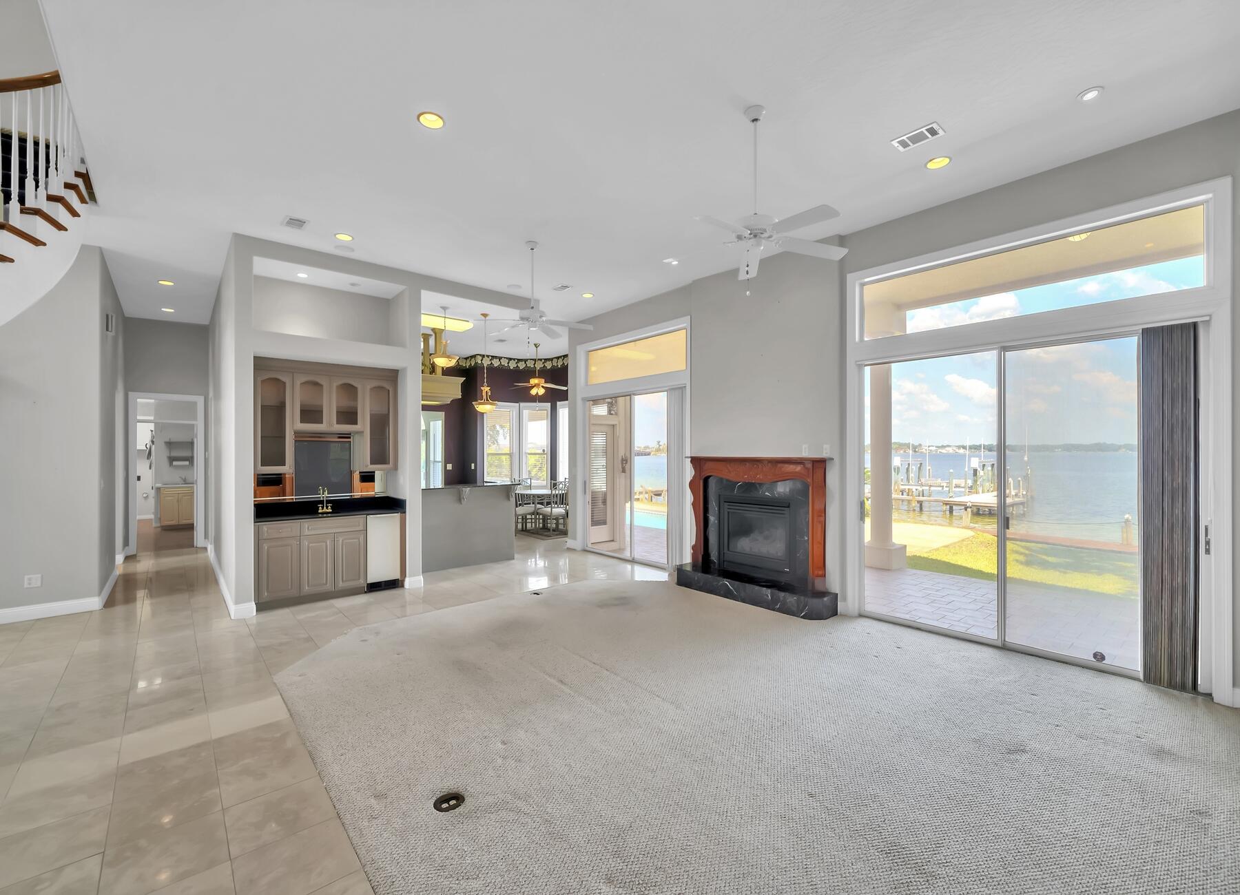 SUNSET BAY - Residential