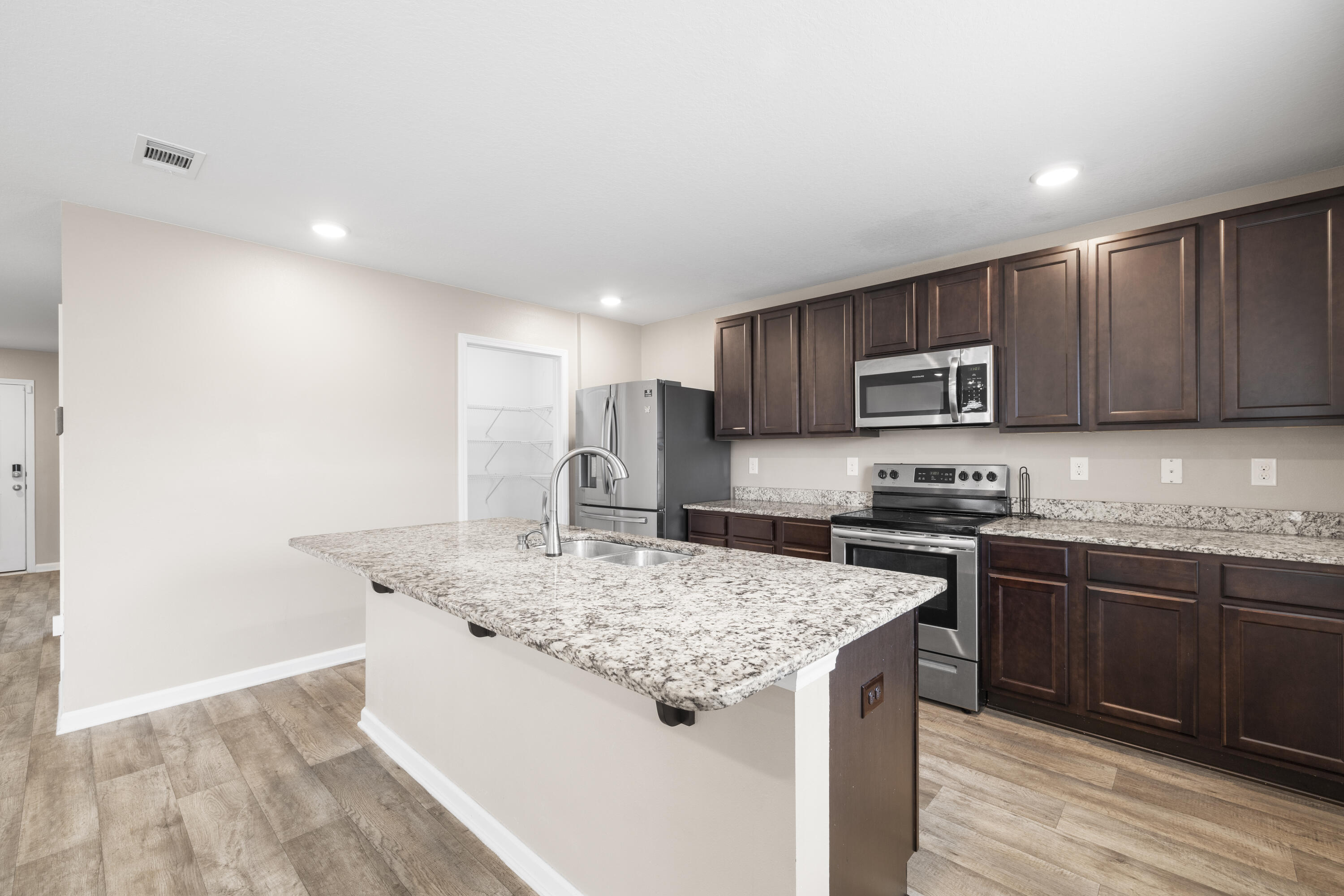Redstone Commons - Residential Lease